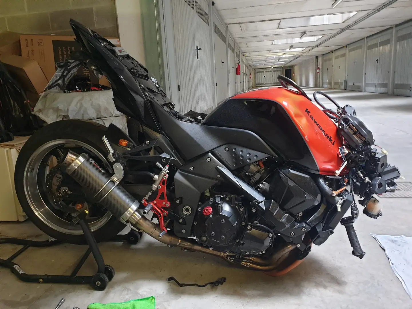 Kawasaki Z 1000 Orange - 1