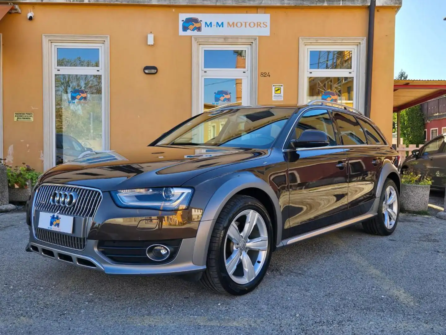 Audi A4 allroad 2.0 TDI 177 CV Business Brun - 1
