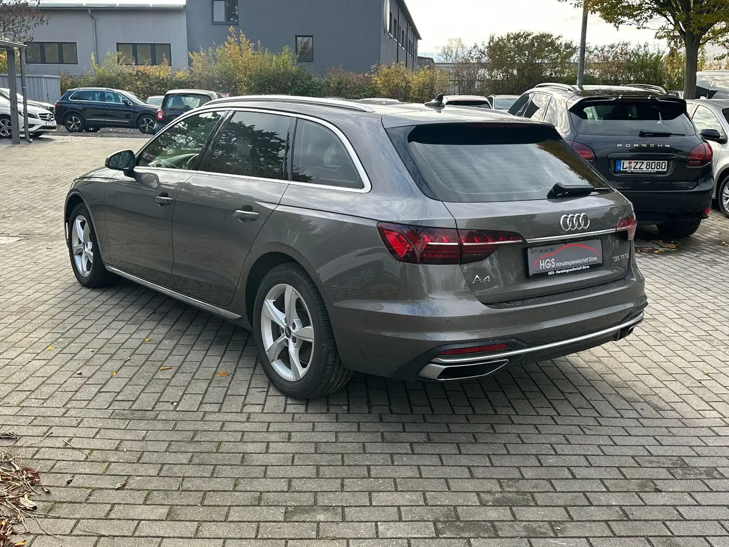 Audi A4 Avant 35 TFSI advanced Navi LED Leder Klima Grau - 2