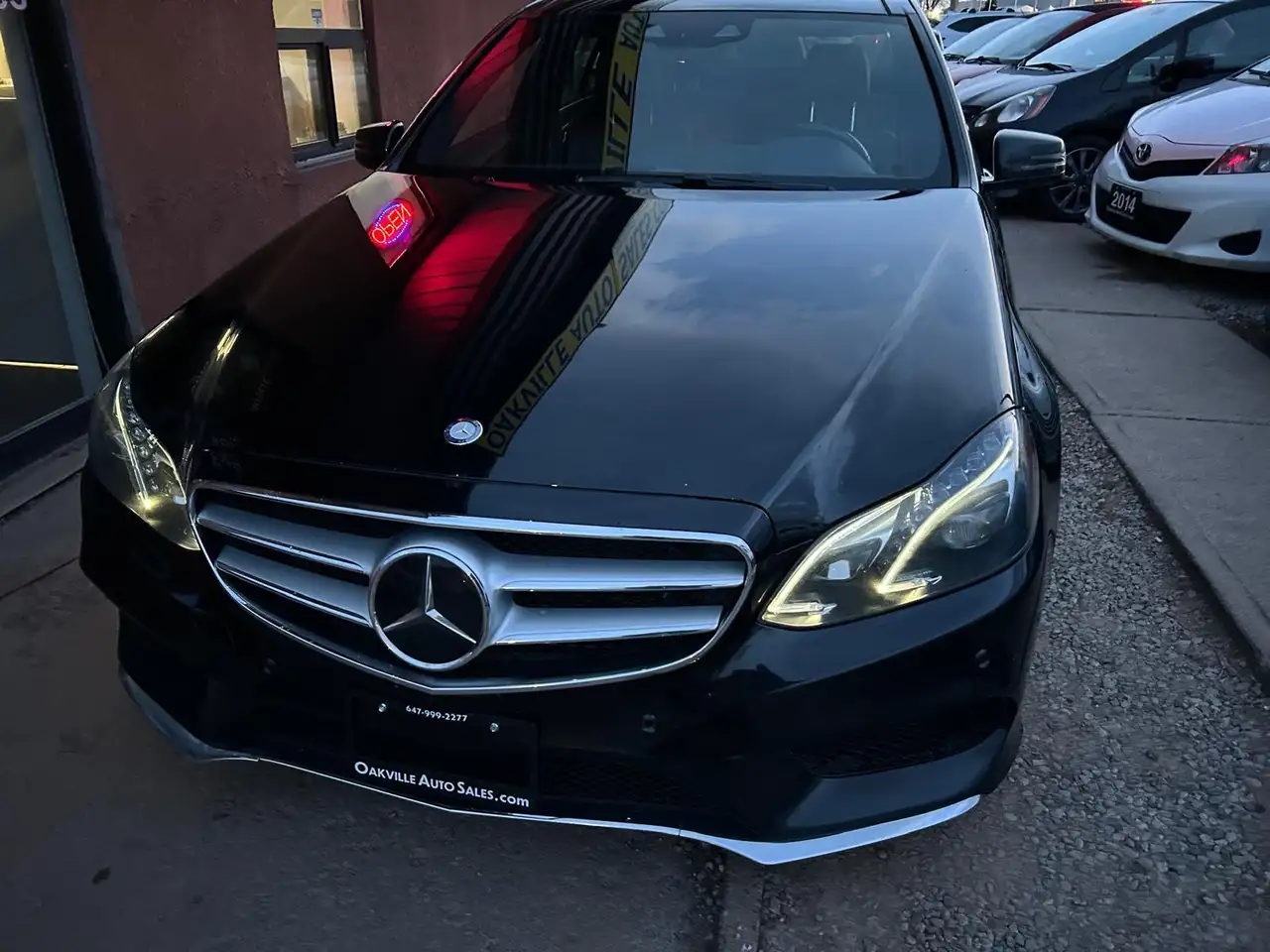 Mercedes-Benz E-Class снимка Mercedes-Benz E-Class