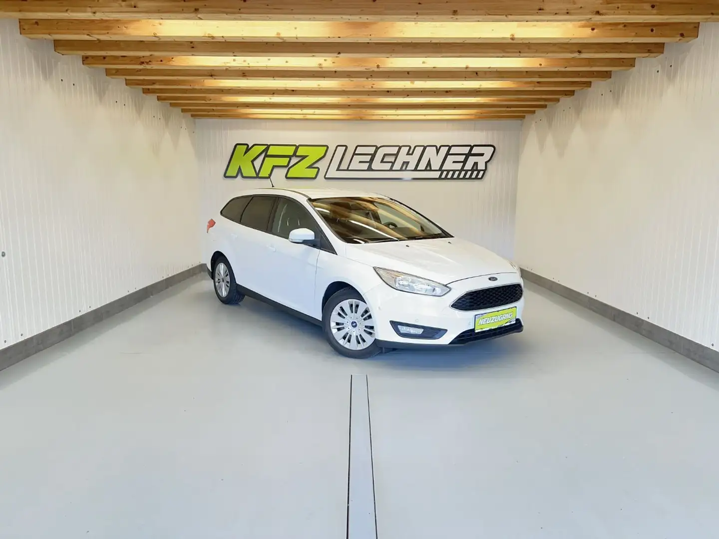 Ford Focus Turnier 1.5 TDCi "AHK*NAVI*SITZH*PDC*TEMP" Weiß - 1