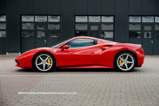 Ferrari 488 *Lift*PDC*RFK*Mwst*1.Hand