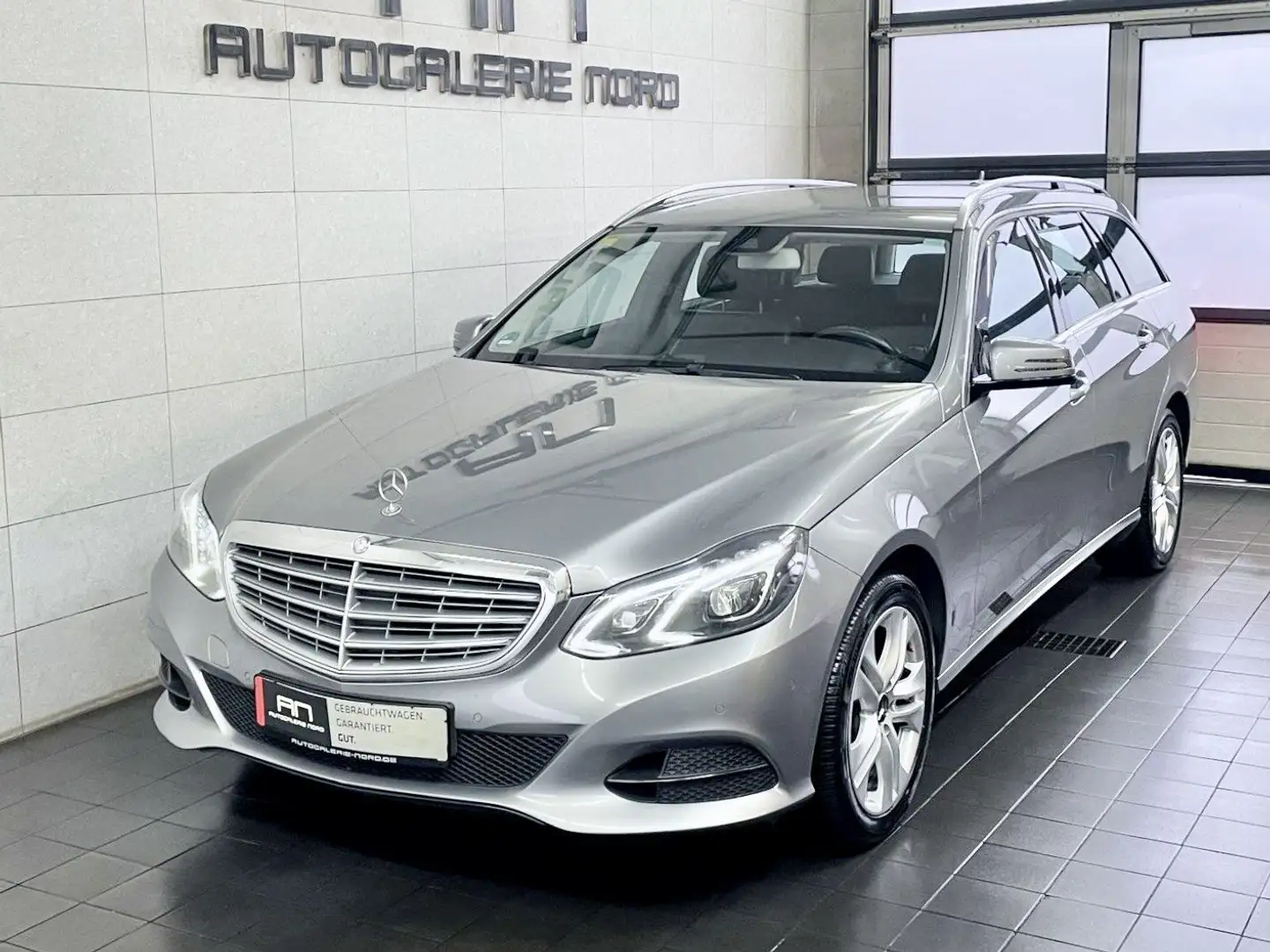 Mercedes-Benz E 250 CDI  T 2.Hand+Leder+Navi+el.AHK+LED Silber - 2