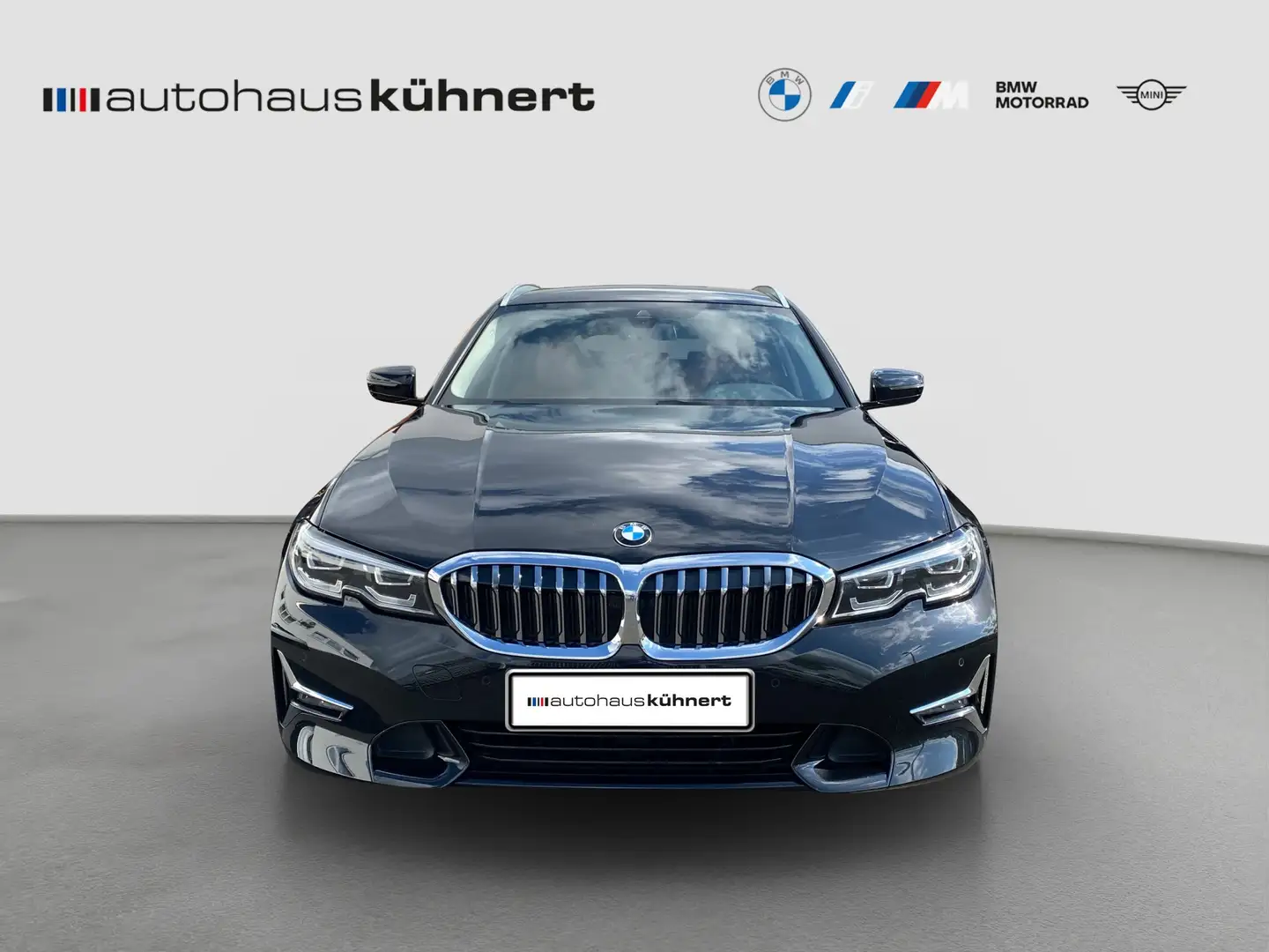 BMW 320 i Touring Luxury Line SpurAss AHK ParkAss RFK AUT Noir - 2