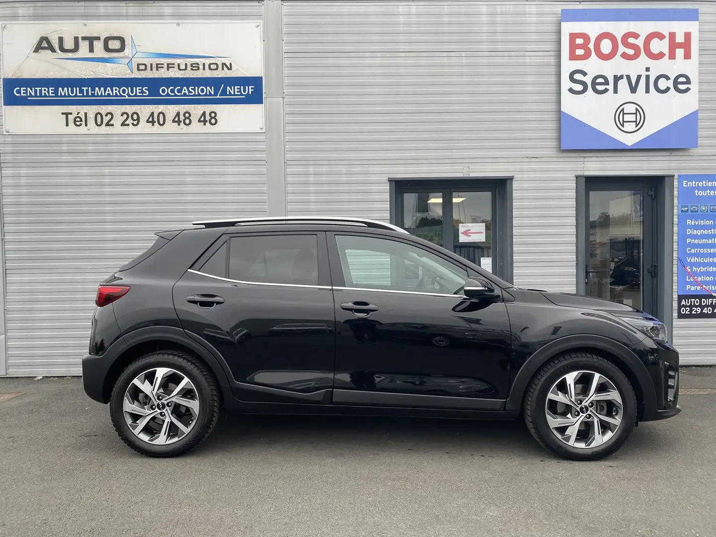 Kia Stonic 1.0 T-GDI 120CV MHEV GT LINE PREMIUM DCT7 Noir - 1
