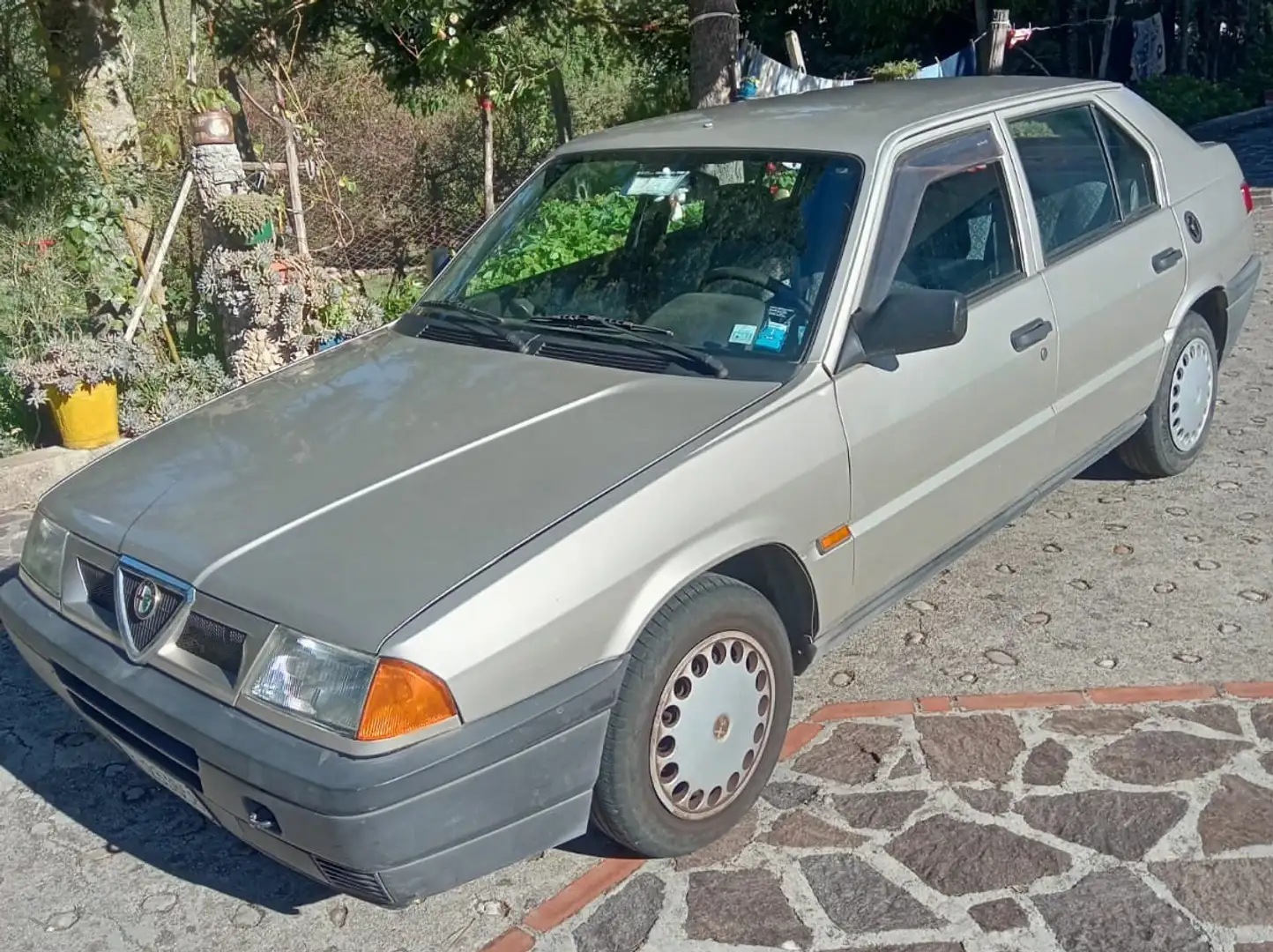 Alfa Romeo 33 33 1.3 Stříbrná - 2