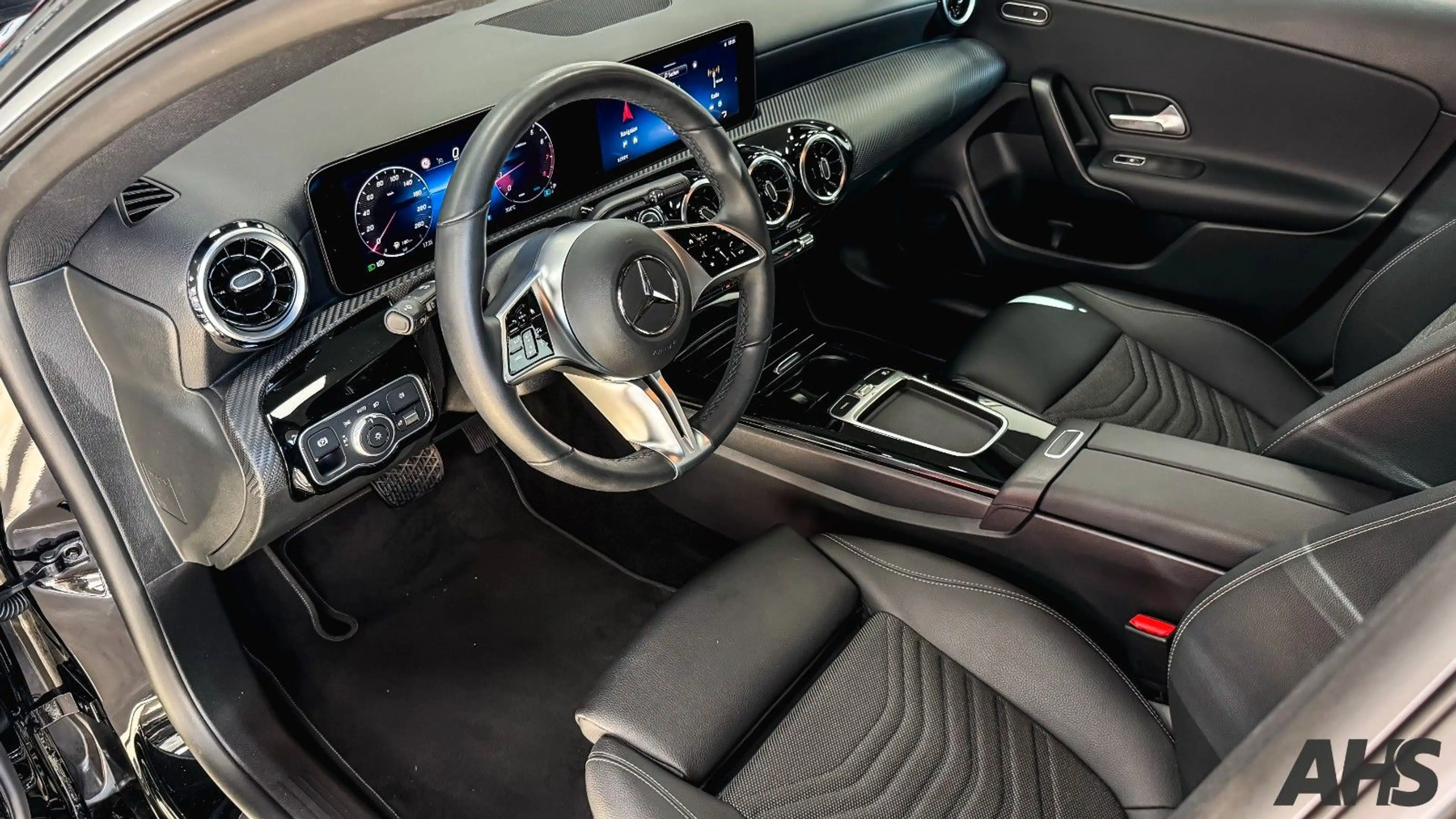 Mercedes-Benz CLA 200 | LED | Kamera | MBUX — photo 12