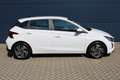 Hyundai i20 1.0 T-GDI MHEV 100pk DCT Automaat Comfort Smart | Wit - thumbnail 3