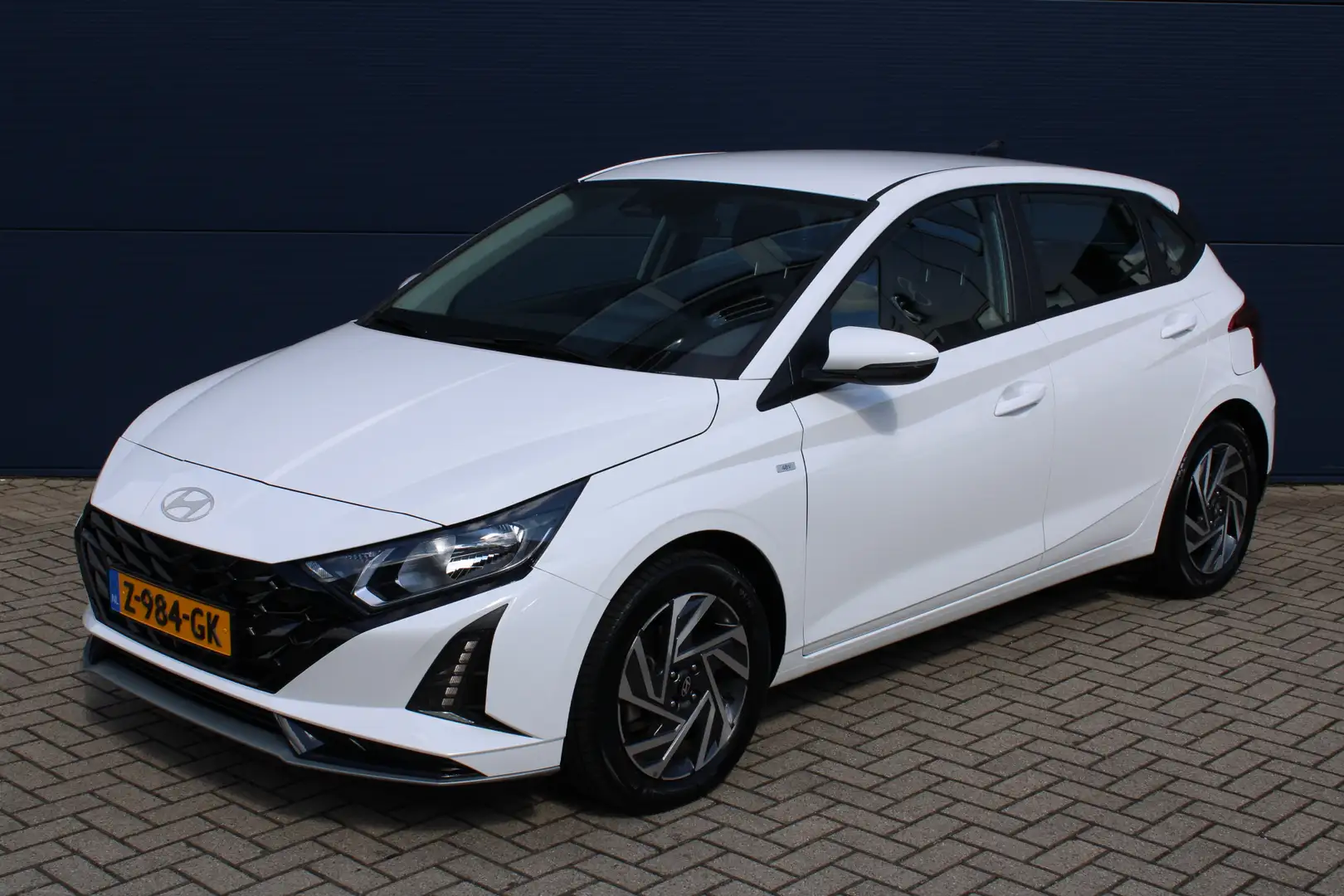 Hyundai i20 1.0 T-GDI MHEV 100pk DCT Automaat Comfort Smart | Wit - 2