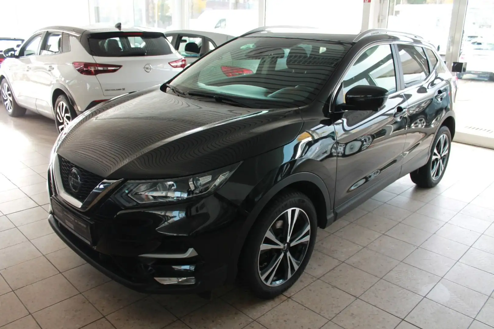 Nissan Qashqai N-Connecta Noir - 1