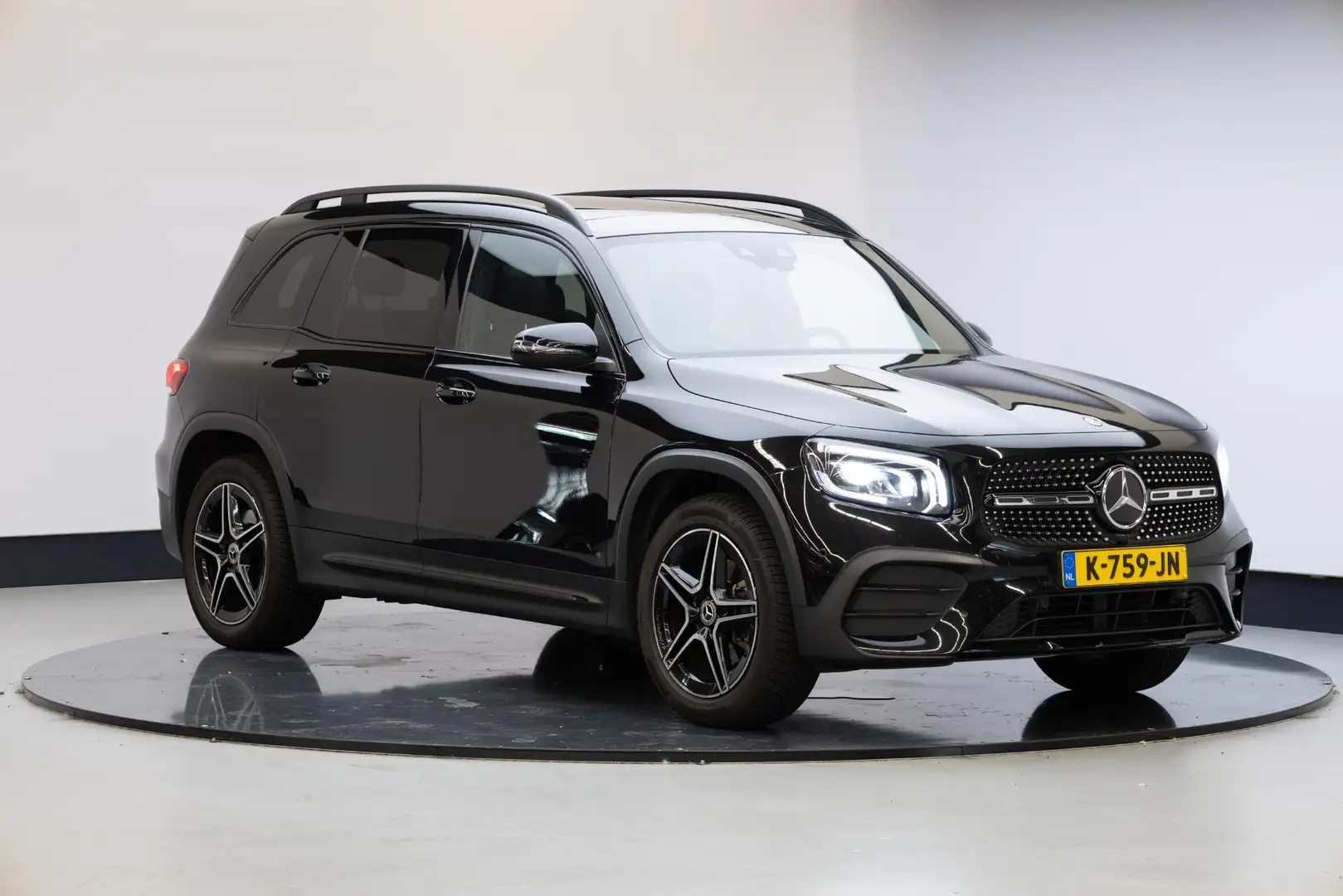 Mercedes-Benz GLB 200 Business Solution AMG 7p. | Night | 7 persoons | P Zwart - 1
