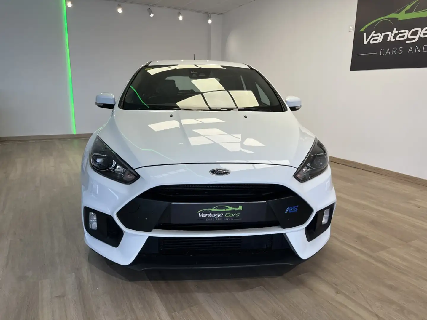 Ford Focus RS Blanc - 2