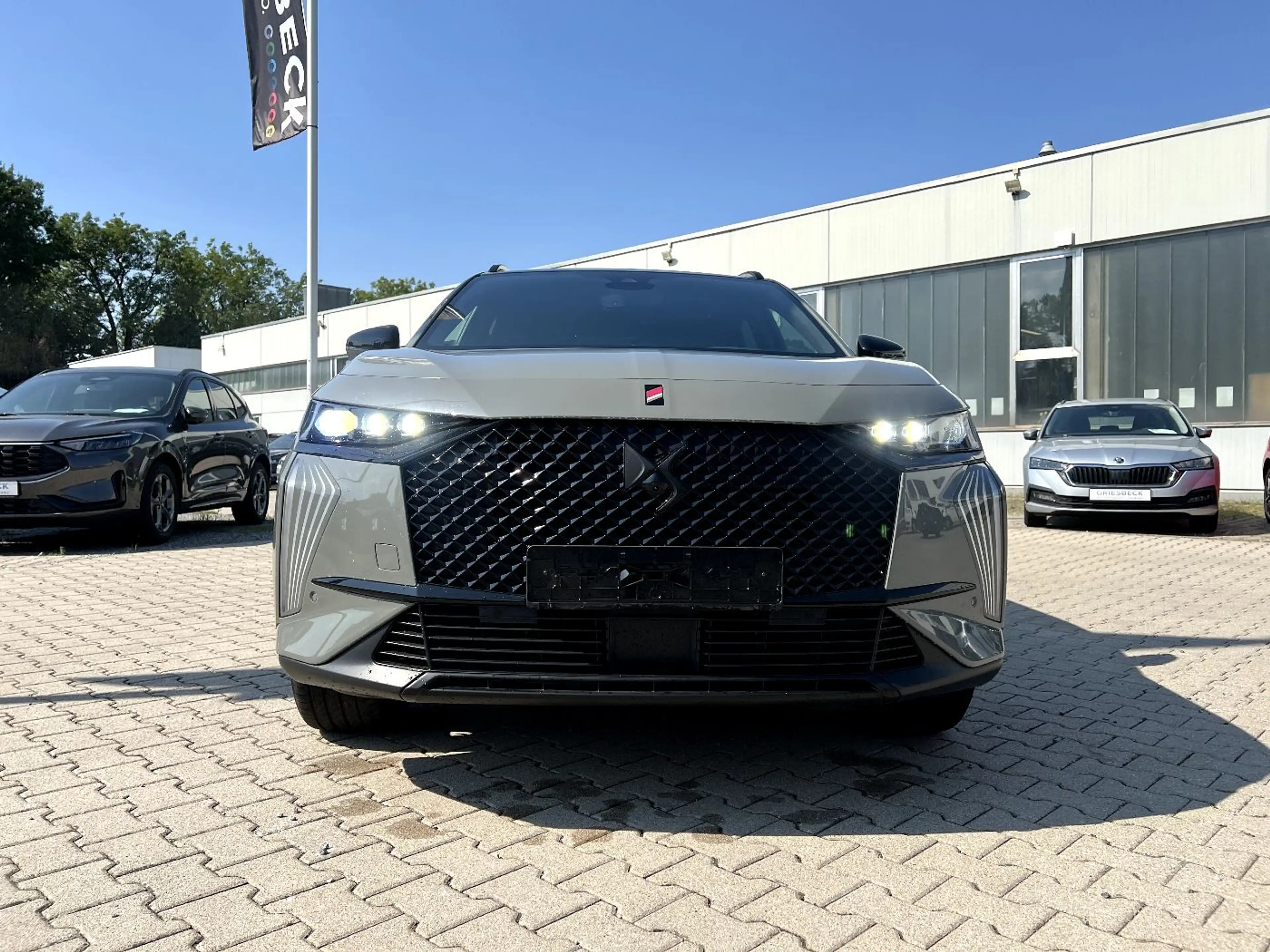 DS Automobiles DS 7 DS7 1.5 BlueHDi 130 S&S Performance Line + *LED — photo 5