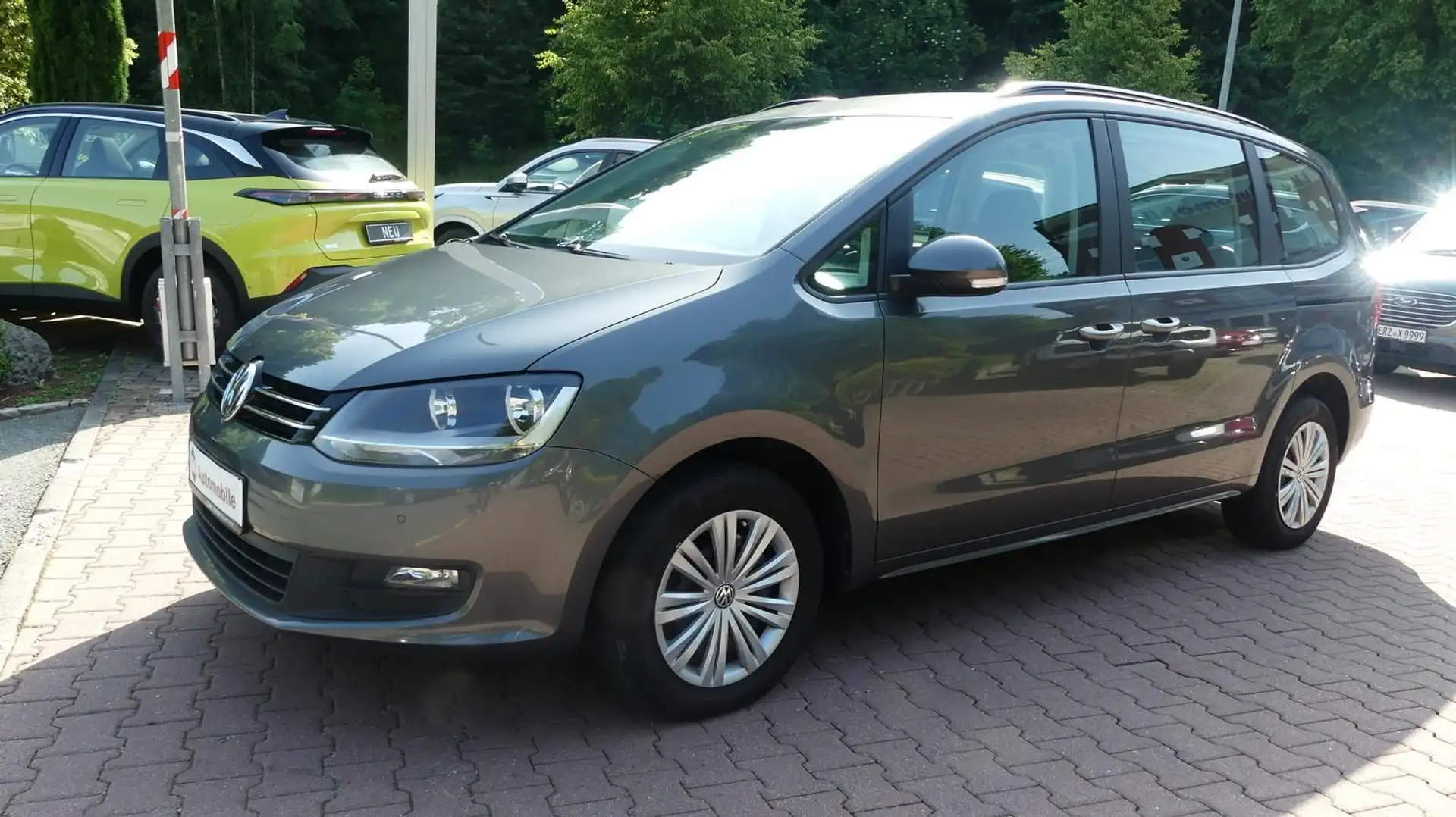 Volkswagen Sharan 2.0 TDI*4Motion*Klima*Sitzhzg*PDC Grau - 1
