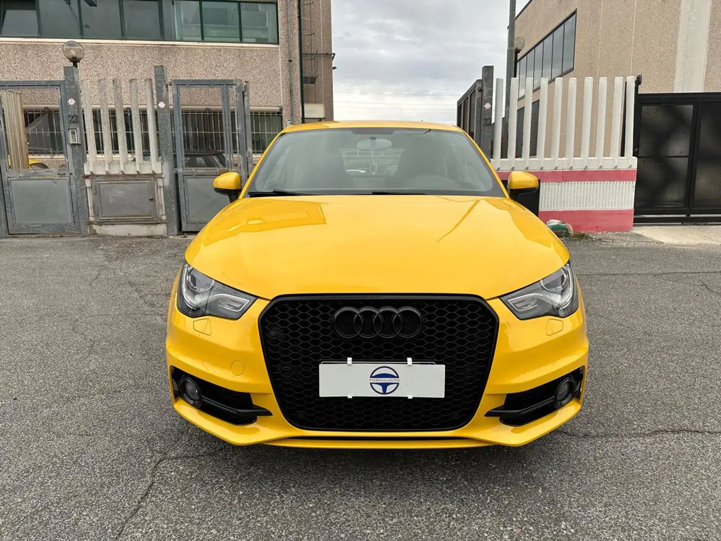 Audi A1 1.4 TFSI 122cv Jaune - 2
