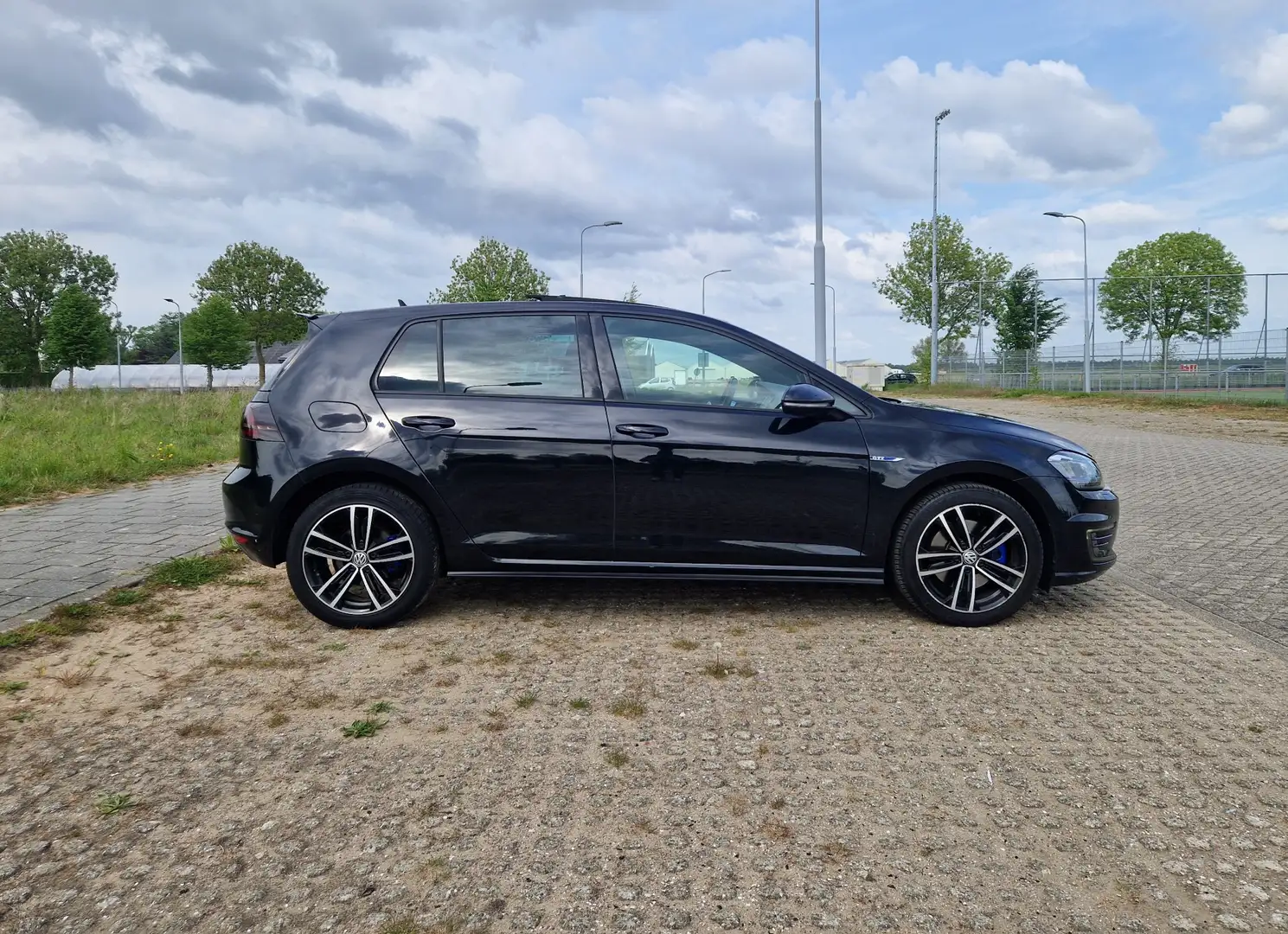 Volkswagen Golf GTE 1.4 TSI | Panoramadak | Carplay | Leder | NAP | Negru - 2