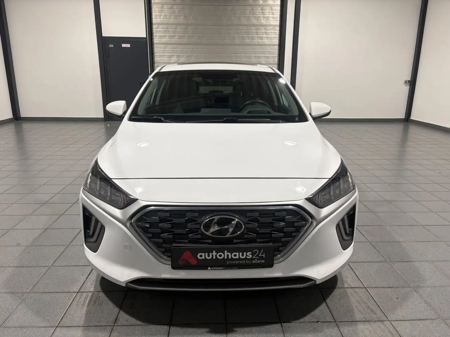 Hyundai IONIQ 1.6 GDI  Style-Paket Plug-In Hybrid Weiß - 2