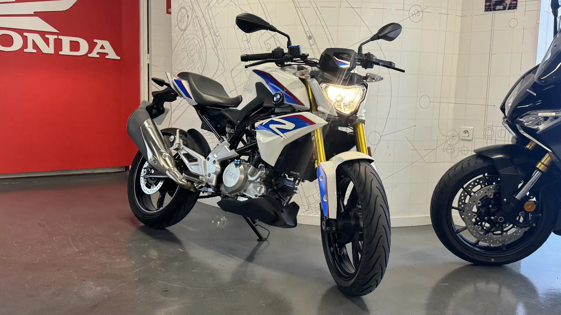 BMW G 310 R - 1