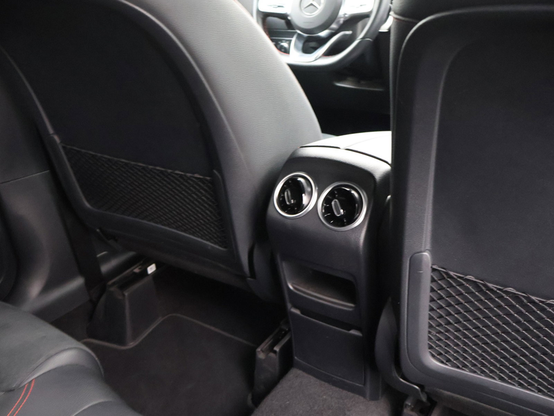 Mercedes-Benz GLA 200 AMG Line 163PK *AUTOMAAT*LEDER*ALCANTARA*CAMERA*PDC*CRUISE*APP-CONNECT*NAVI*KEYLESS GO*...* — photo 11