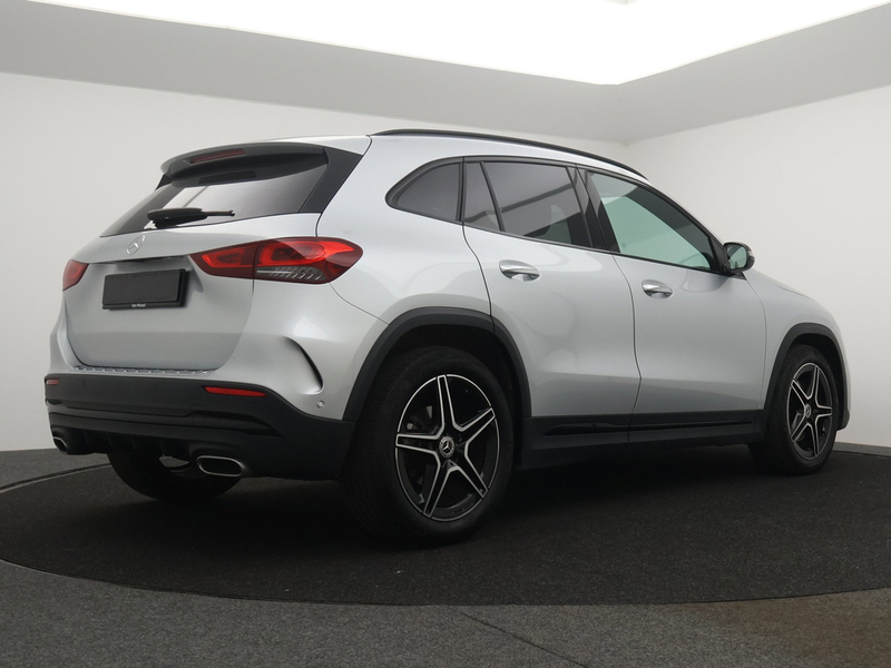 Mercedes-Benz GLA 200 AMG Line 163PK *AUTOMAAT*LEDER*ALCANTARA*CAMERA*PDC*CRUISE*APP-CONNECT*NAVI*KEYLESS GO*...* — photo 2