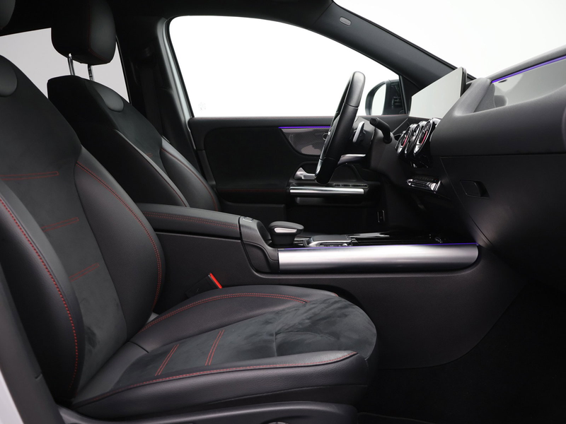 Mercedes-Benz GLA 200 AMG Line 163PK *AUTOMAAT*LEDER*ALCANTARA*CAMERA*PDC*CRUISE*APP-CONNECT*NAVI*KEYLESS GO*...* — photo 9