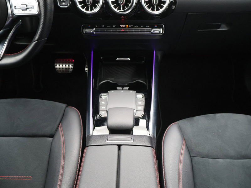 Mercedes-Benz GLA 200 AMG Line 163PK *AUTOMAAT*LEDER*ALCANTARA*CAMERA*PDC*CRUISE*APP-CONNECT*NAVI*KEYLESS GO*...* — photo 13