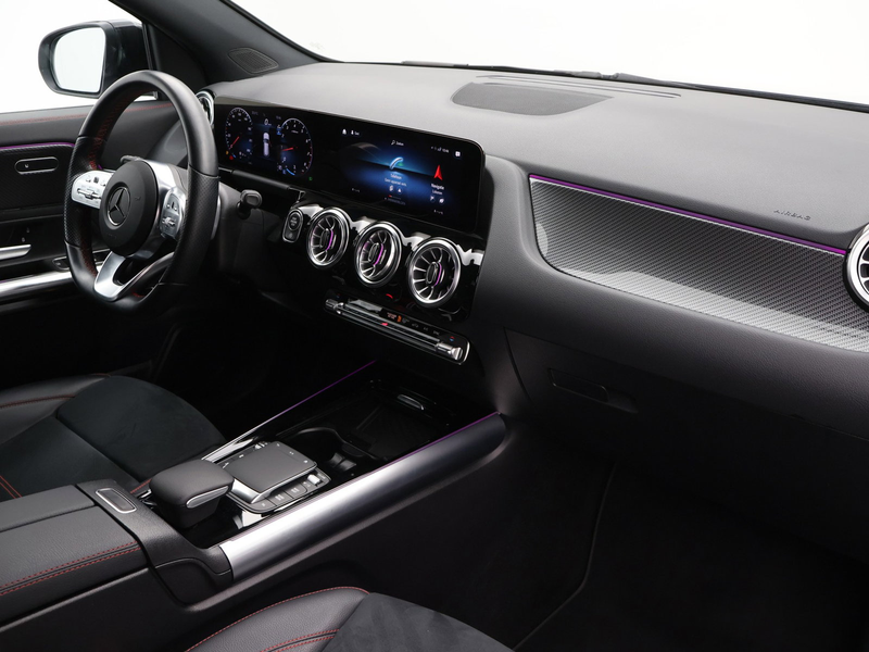 Mercedes-Benz GLA 200 AMG Line 163PK *AUTOMAAT*LEDER*ALCANTARA*CAMERA*PDC*CRUISE*APP-CONNECT*NAVI*KEYLESS GO*...* — photo 3