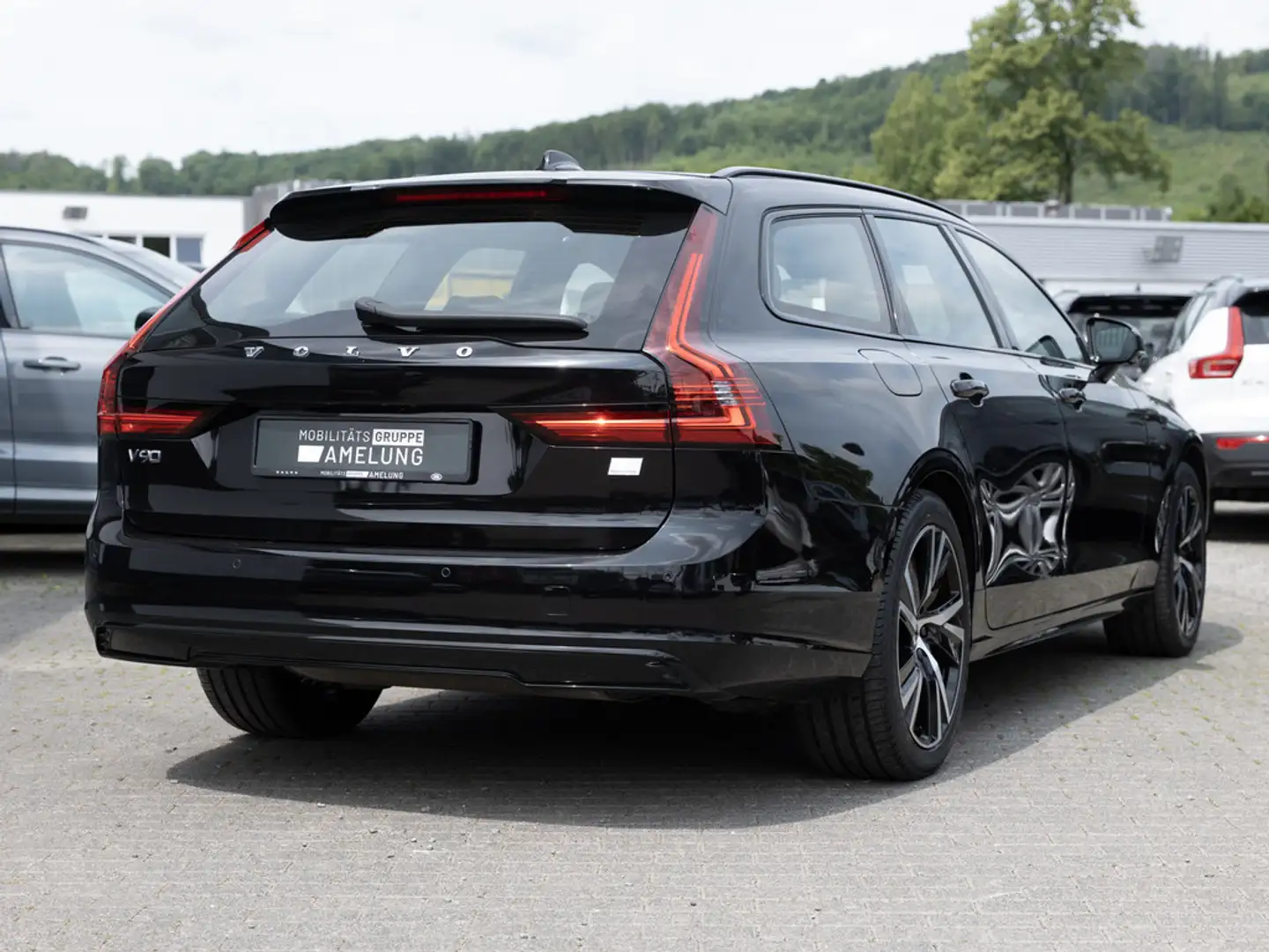 Volvo V90 T8 Recharge AWD R-Design LED HUD AHK PANO Negro - 2