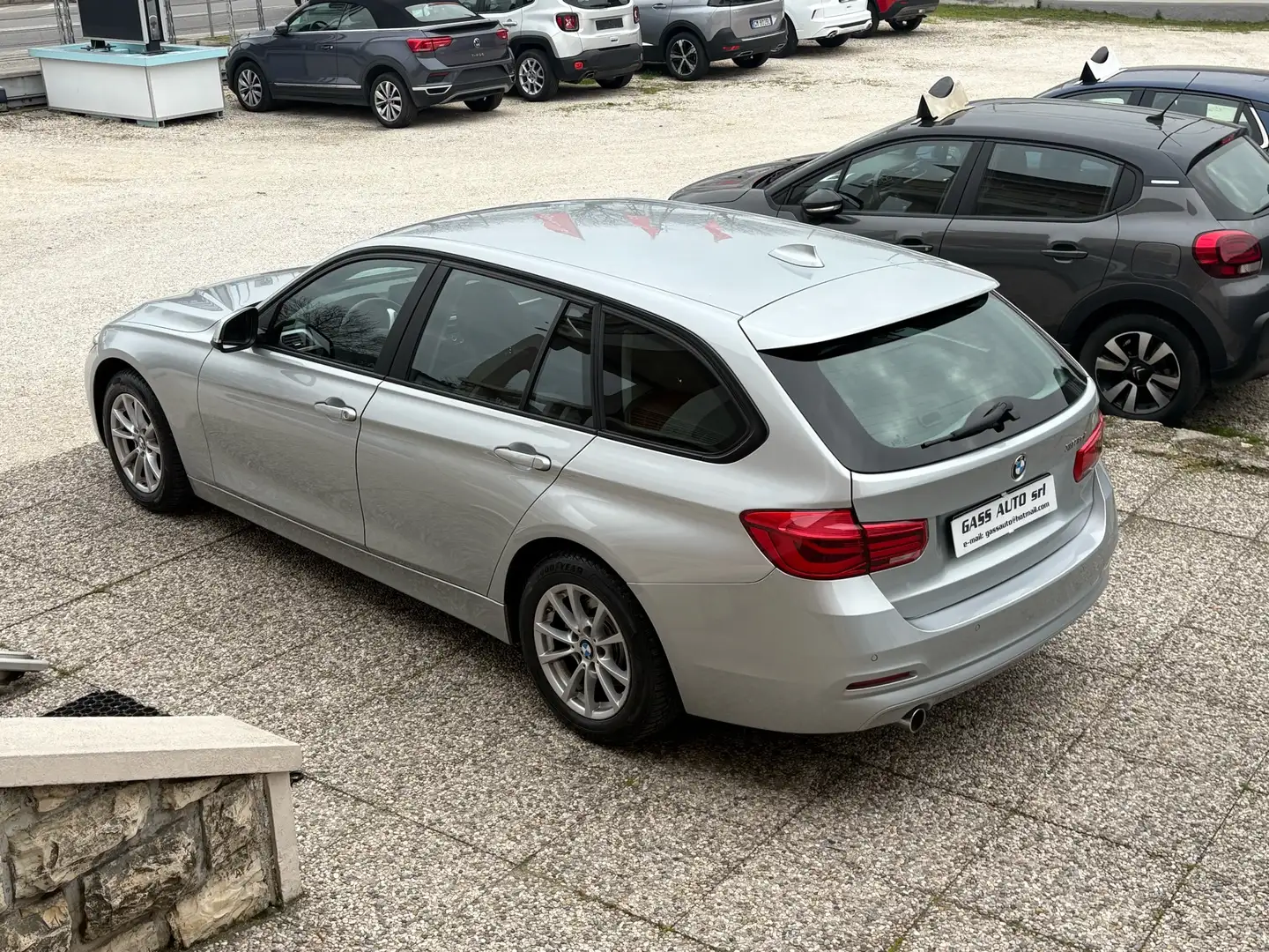 BMW 318 318d Touring Business Advantage auto Argento - 2