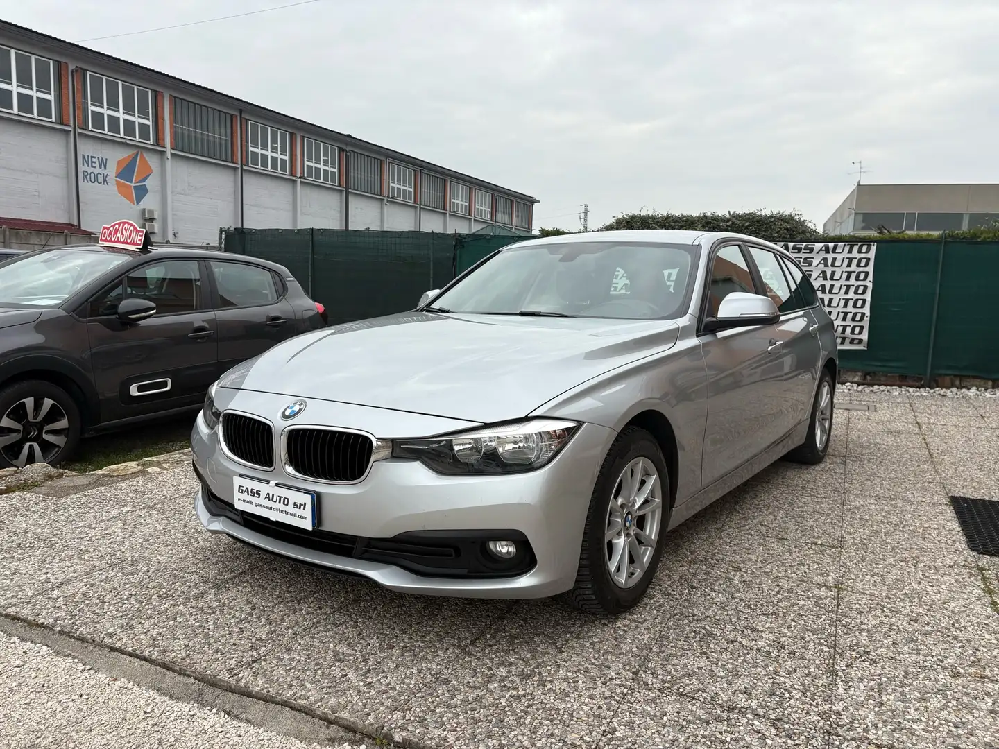 BMW 318 318d Touring Business Advantage auto Argento - 1