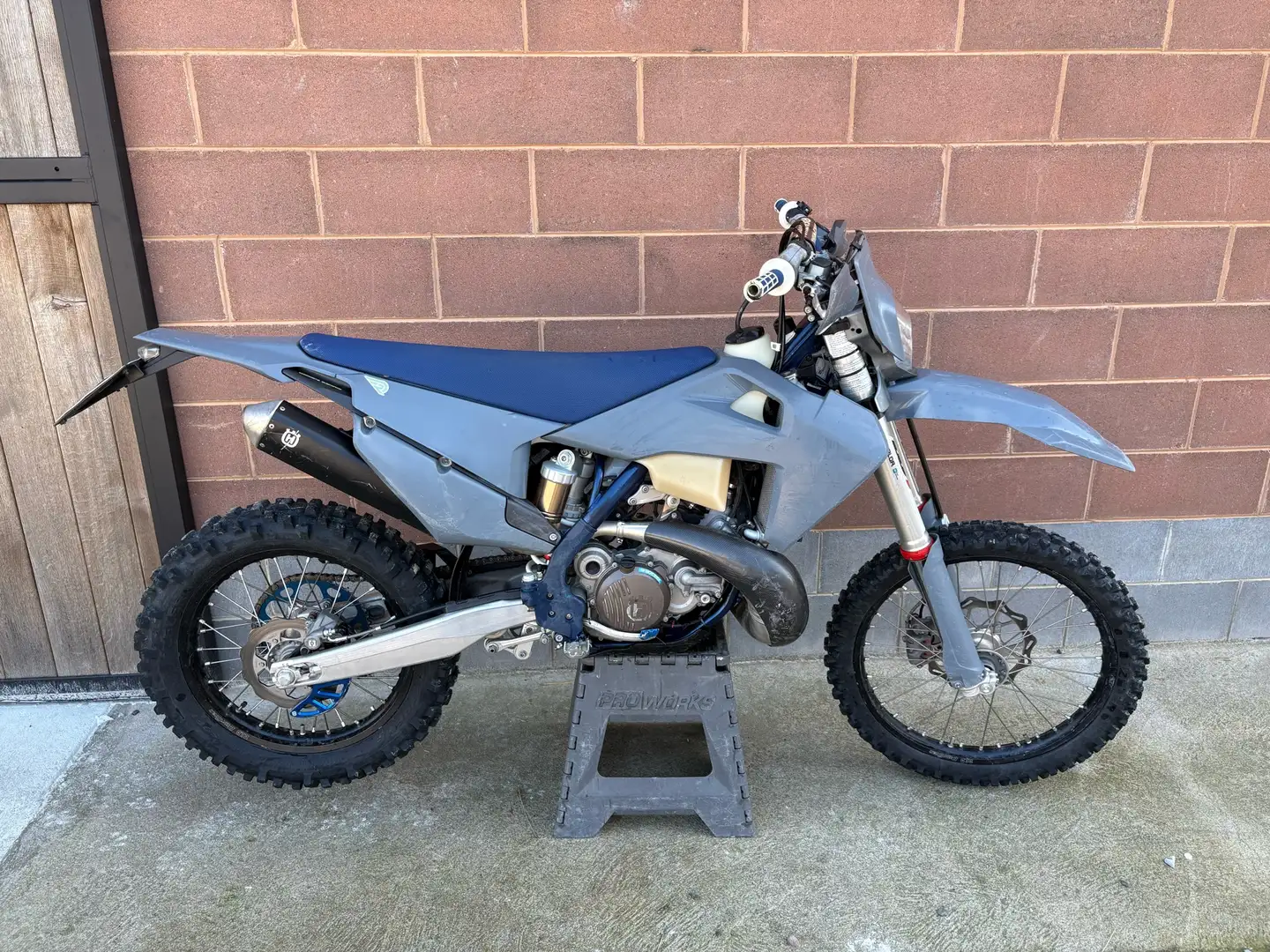 Husqvarna TE 300 my 2023 - 1