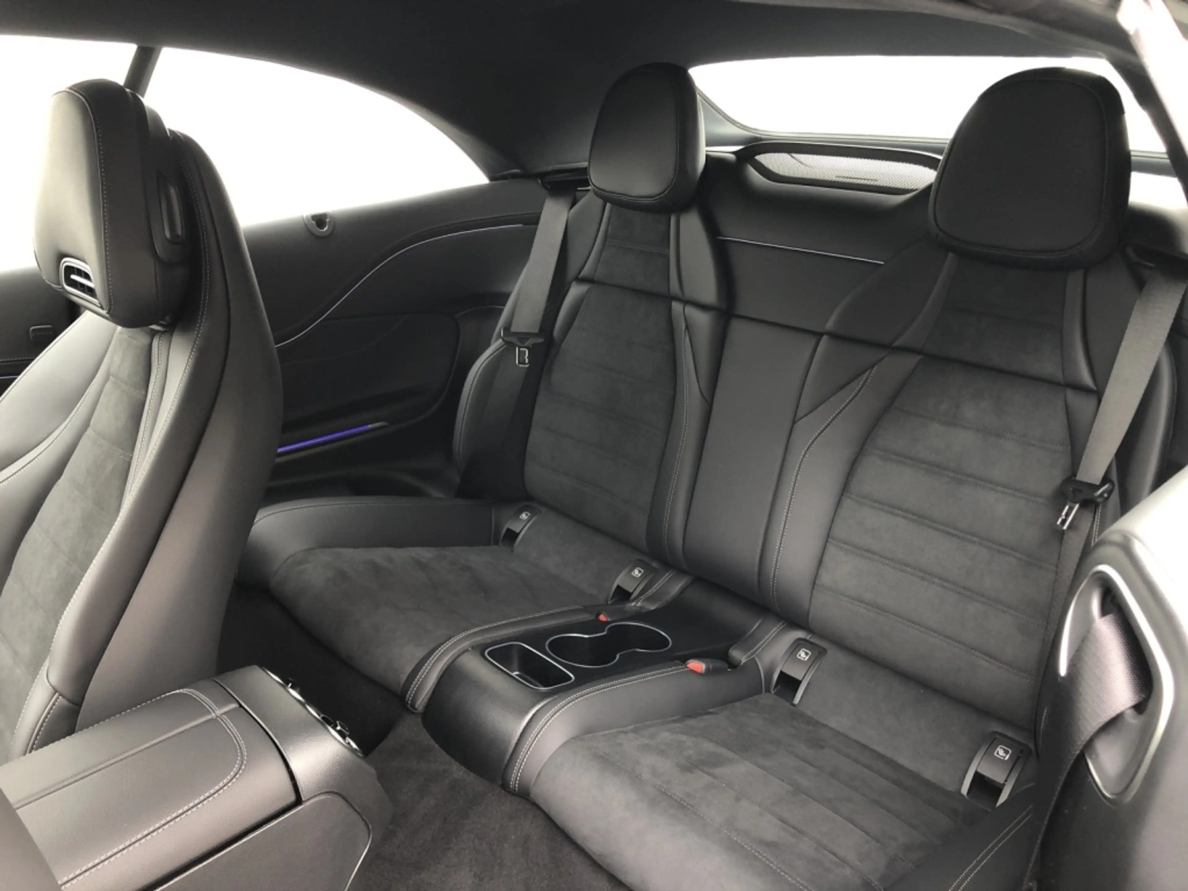 Mercedes-Benz CLE 220 d Cabrio AMG AMG+MBUX+Night+Wide+360+Cam — photo 10