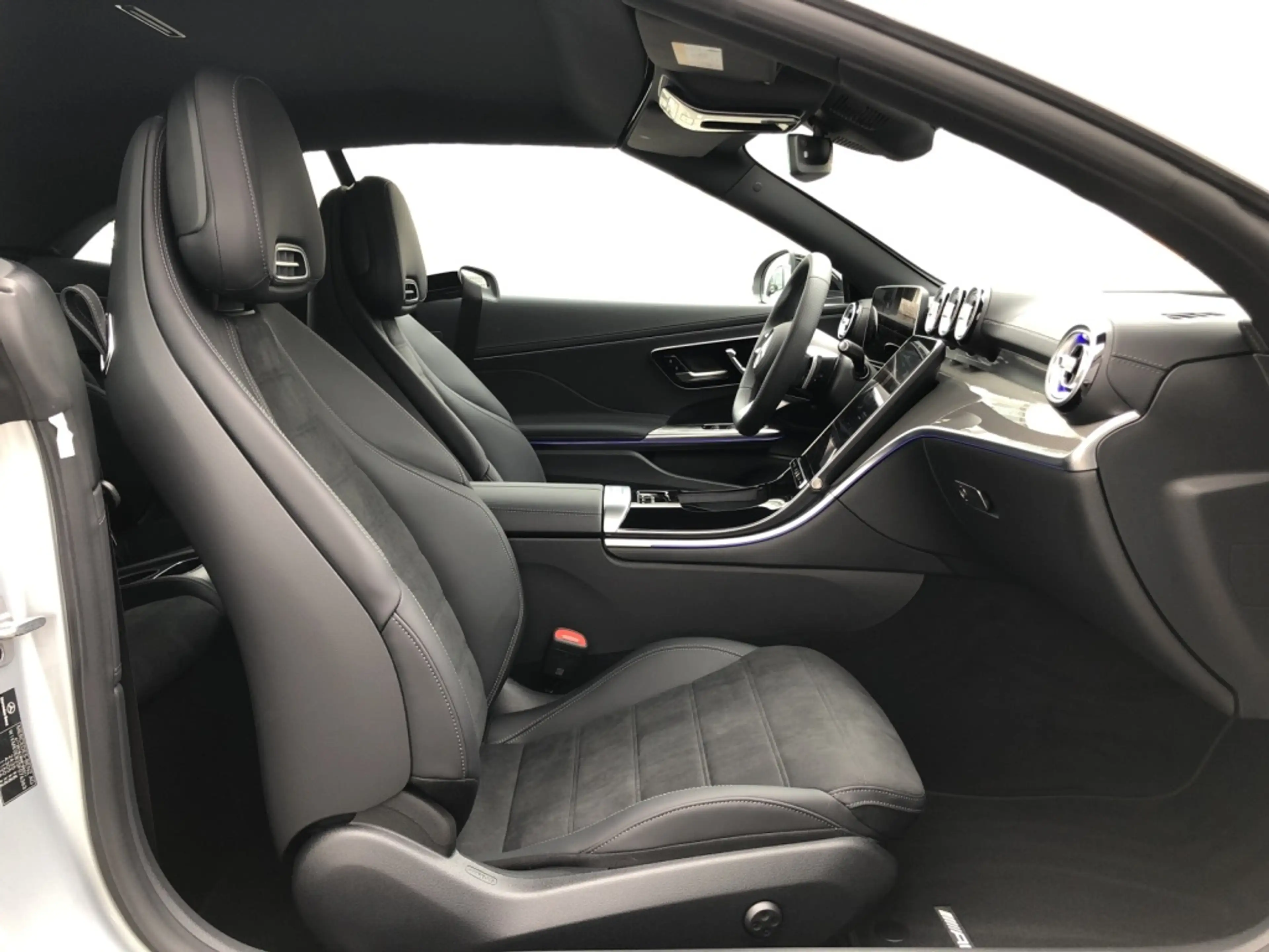 Mercedes-Benz CLE 220 d Cabrio AMG AMG+MBUX+Night+Wide+360+Cam — photo 6