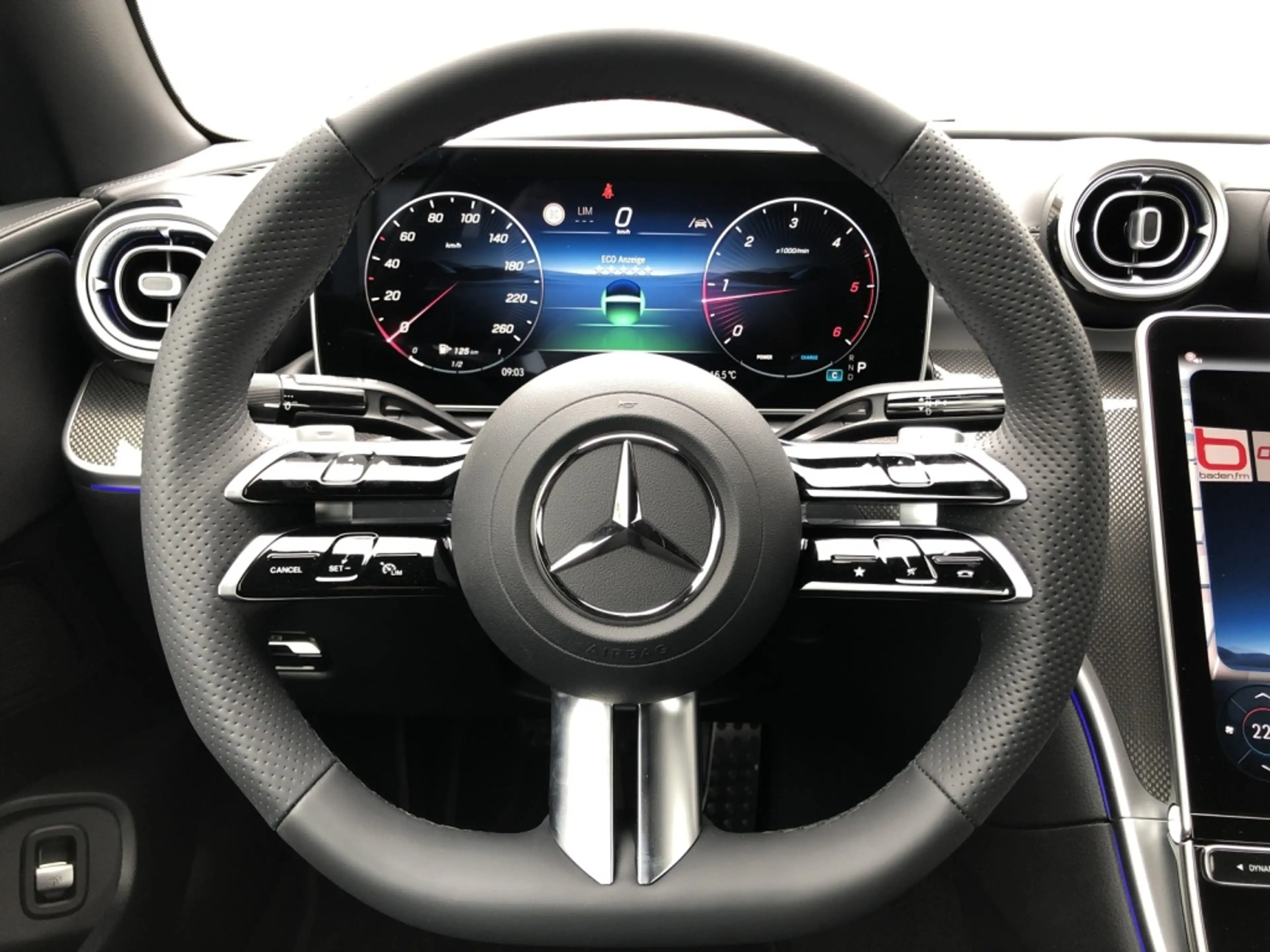 Mercedes-Benz CLE 220 d Cabrio AMG AMG+MBUX+Night+Wide+360+Cam — photo 13
