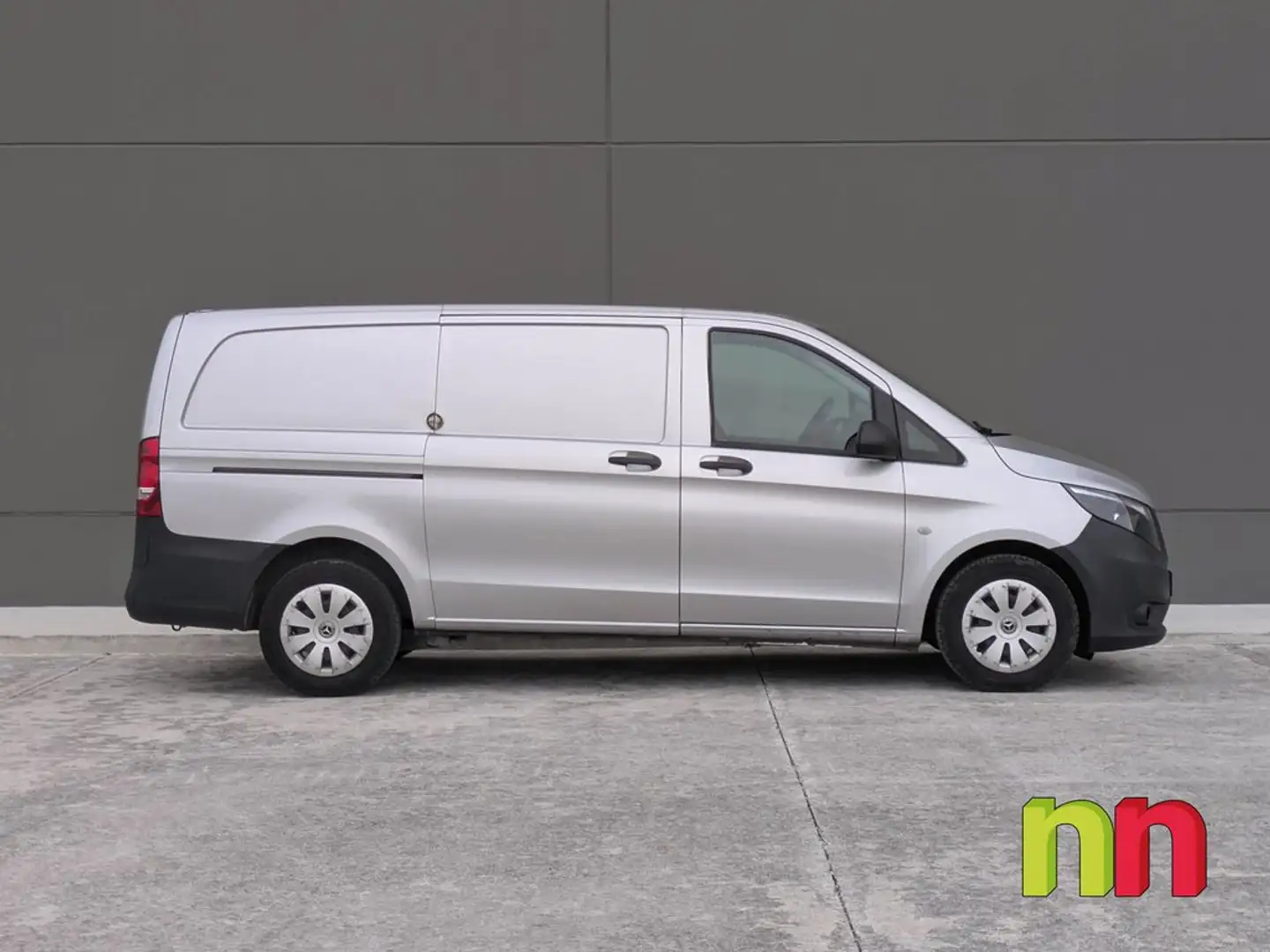 Mercedes-Benz Vito 114 CDI Larga Gris - 2