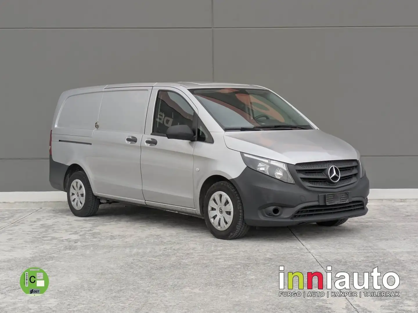Mercedes-Benz Vito 114 CDI Larga Gris - 1