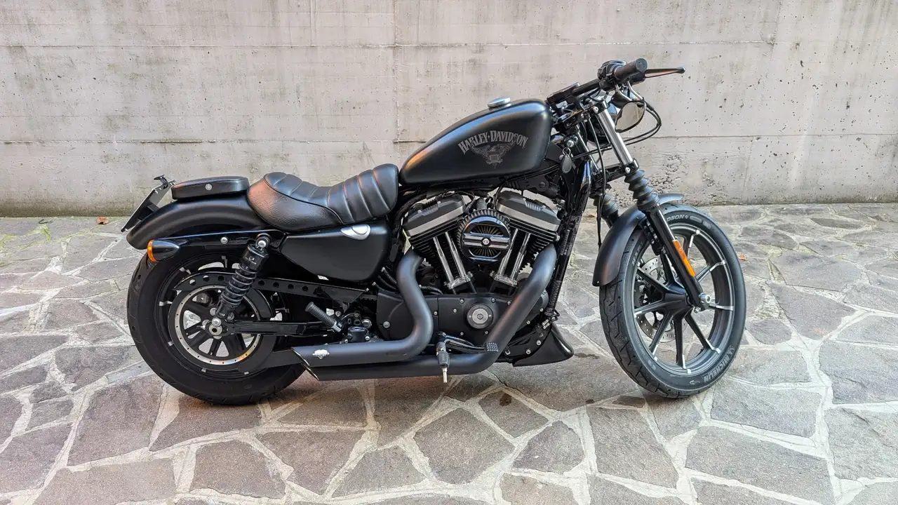 Harley-Davidson Sportster 883