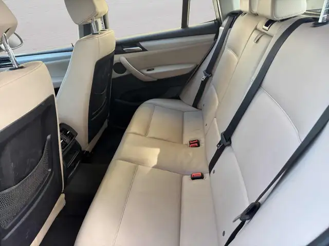 BMW X3 view 10