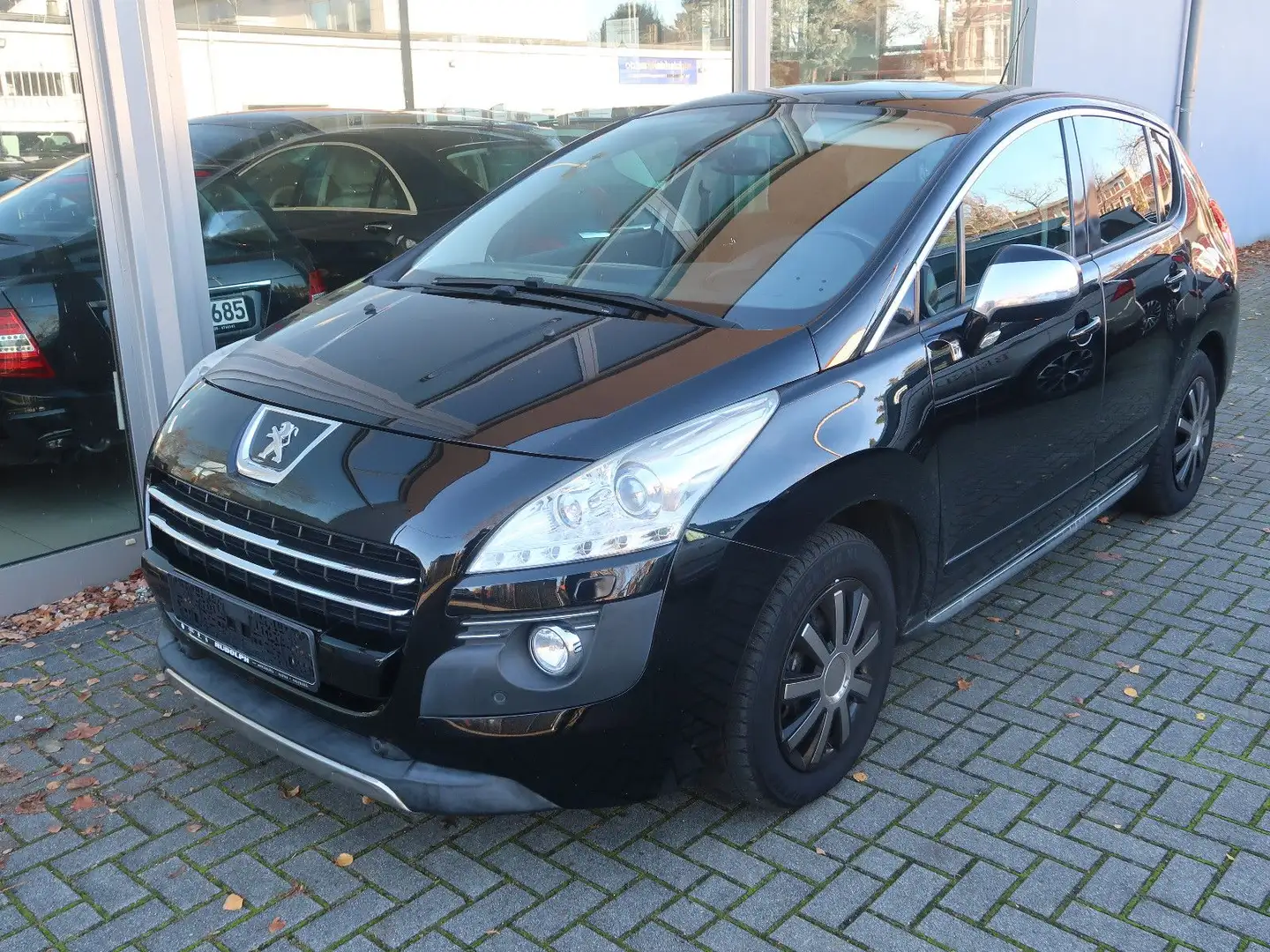 Peugeot 3008 Hybrid4 CO2 optimiert Diesel 4x4 Schwarz - 1