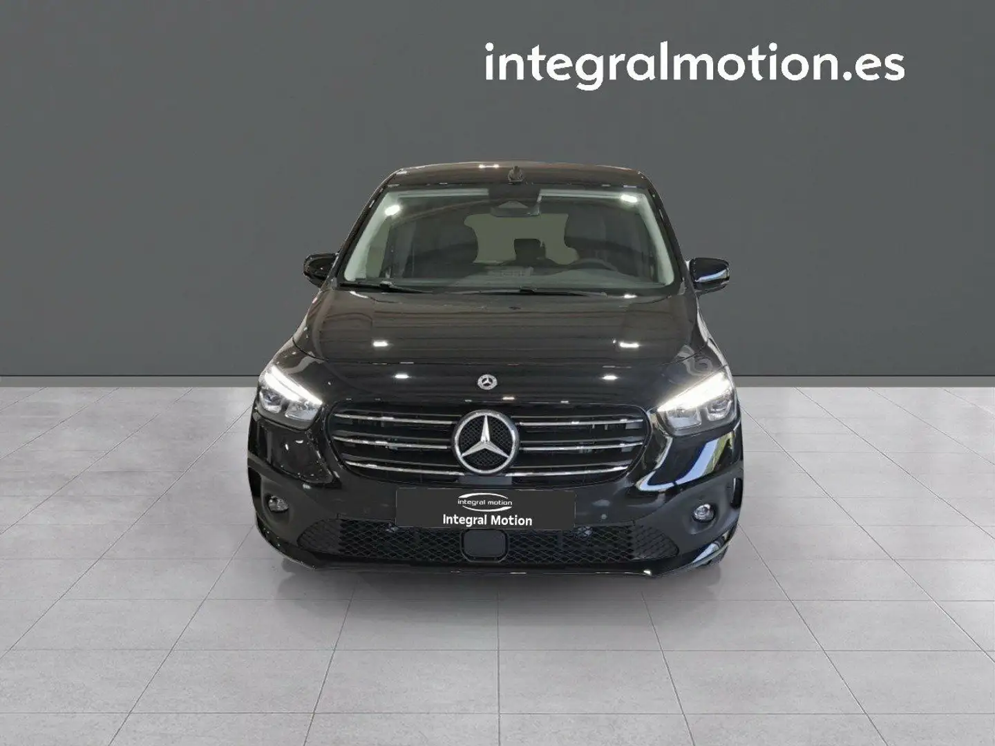 Mercedes-Benz T-Class 180 d Schwarz - 2