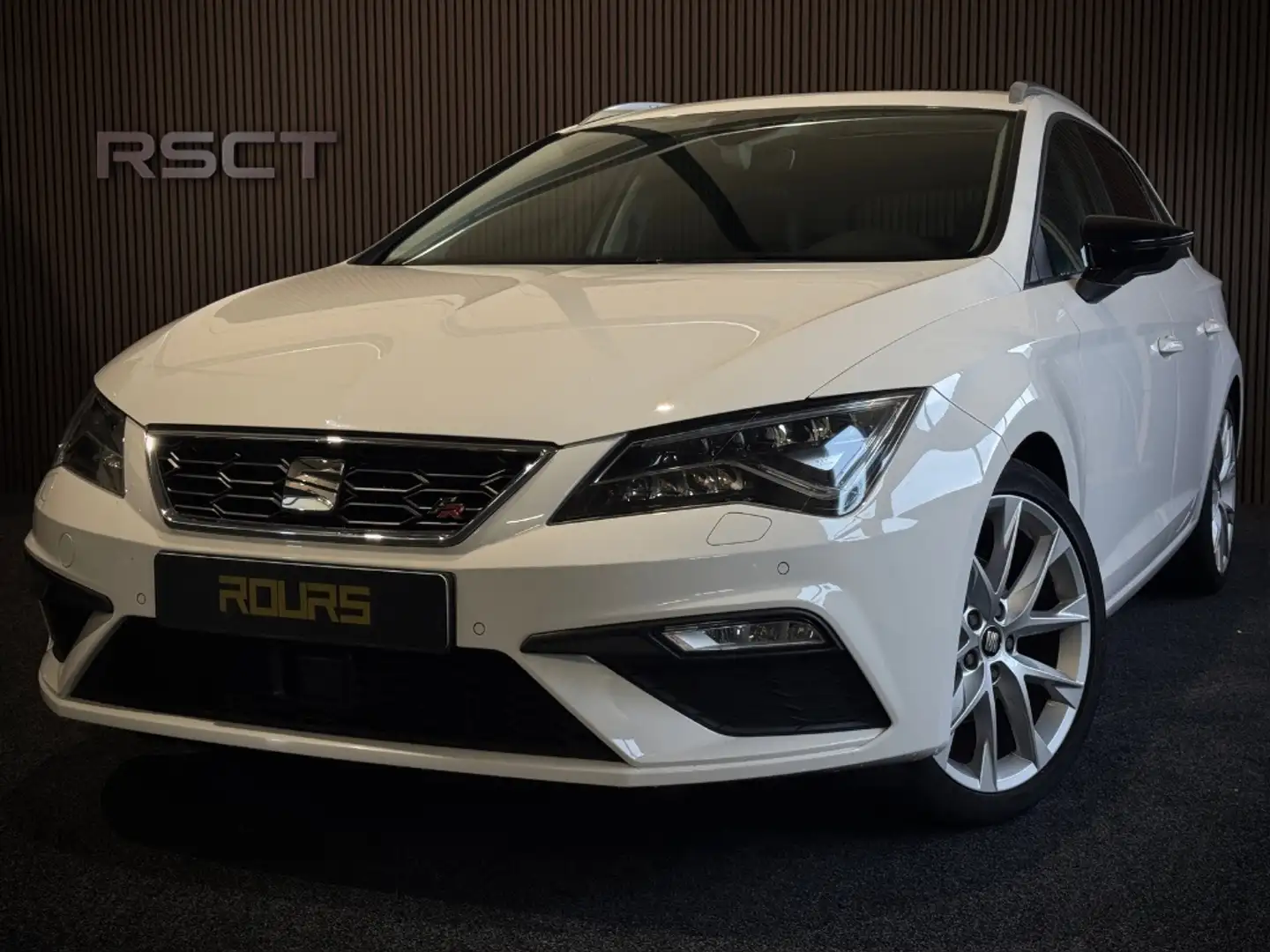 SEAT Leon ST 1.4 EcoTSI Xcellence|ACC|Pano|Stoelverwarming| Wit - 1