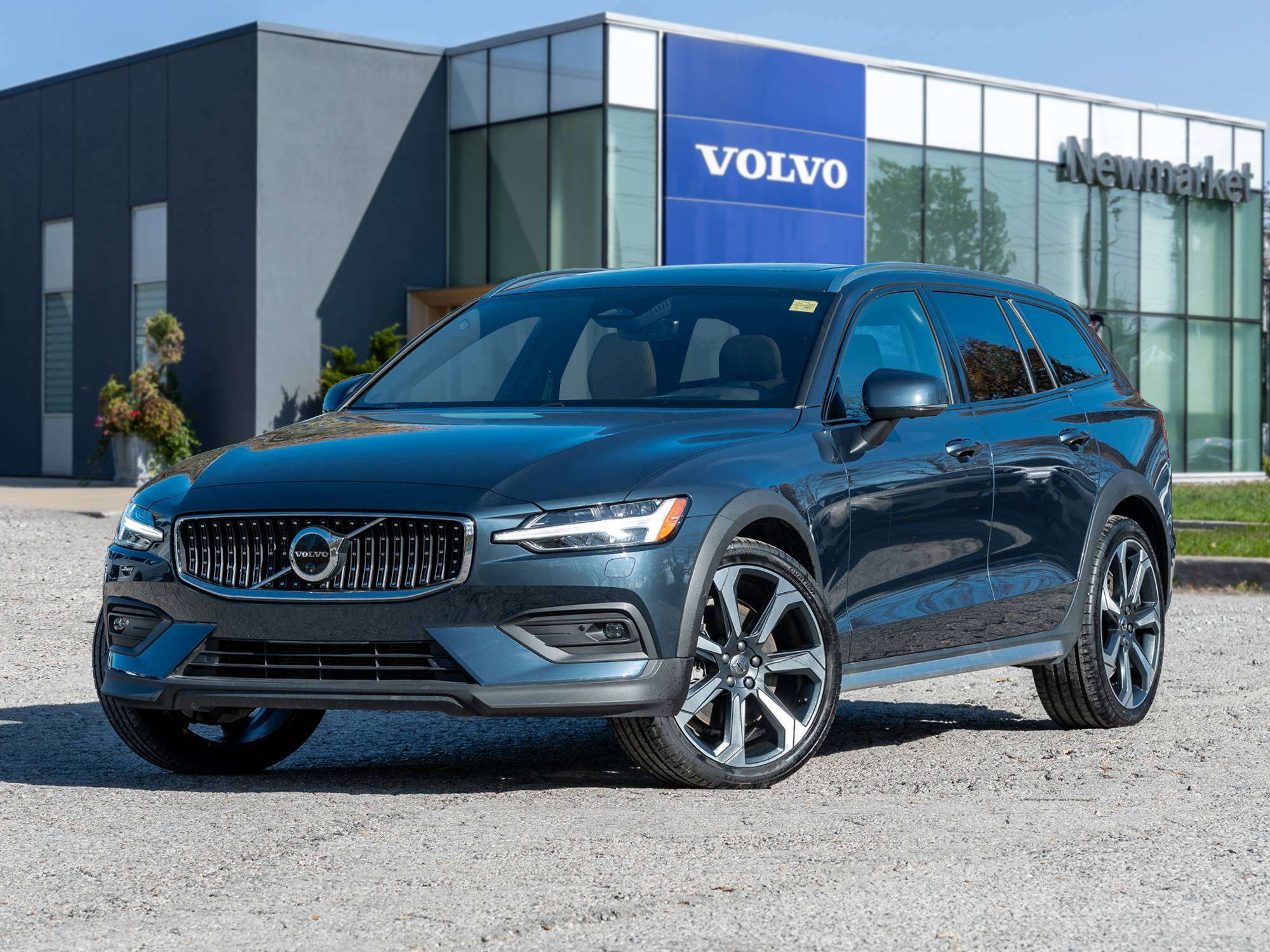 2026 Volvo V60 ULTRA^Wagon^Limited Supply^Harman Kardon
