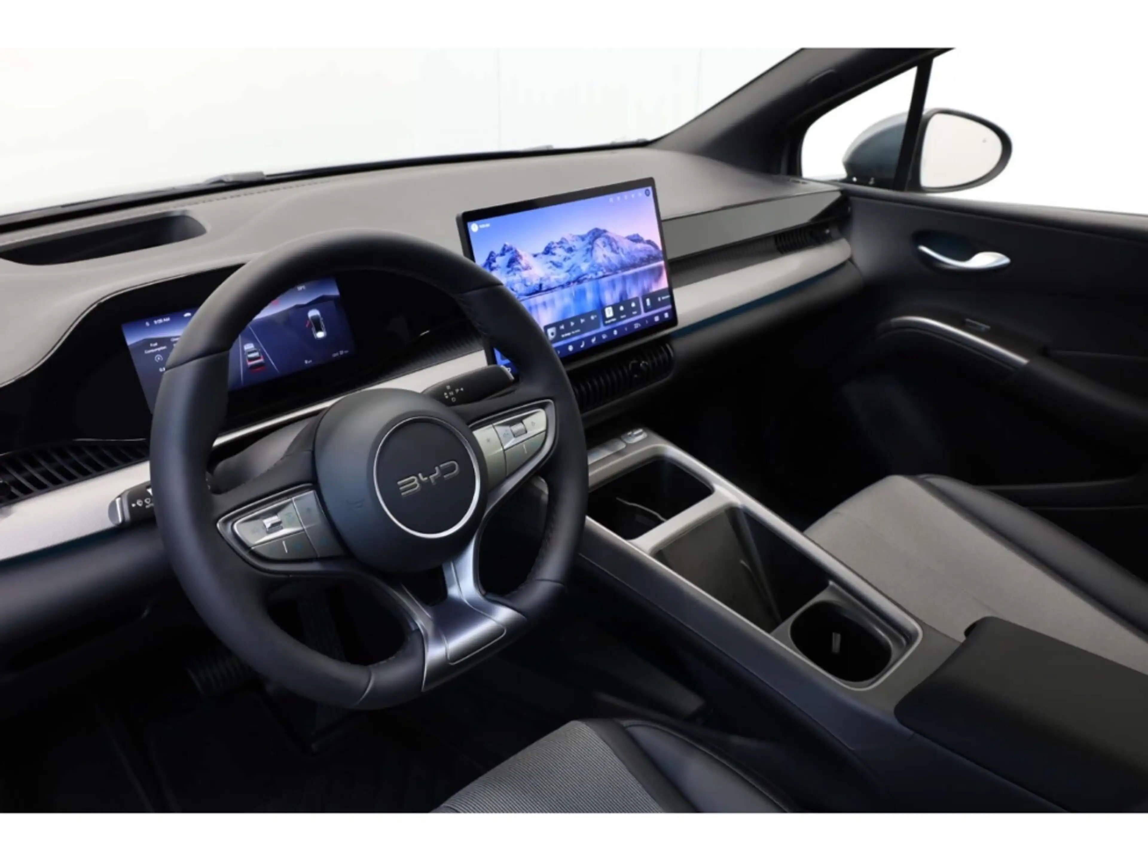 BYD Dolphin G DM-i Comfort — photo 9