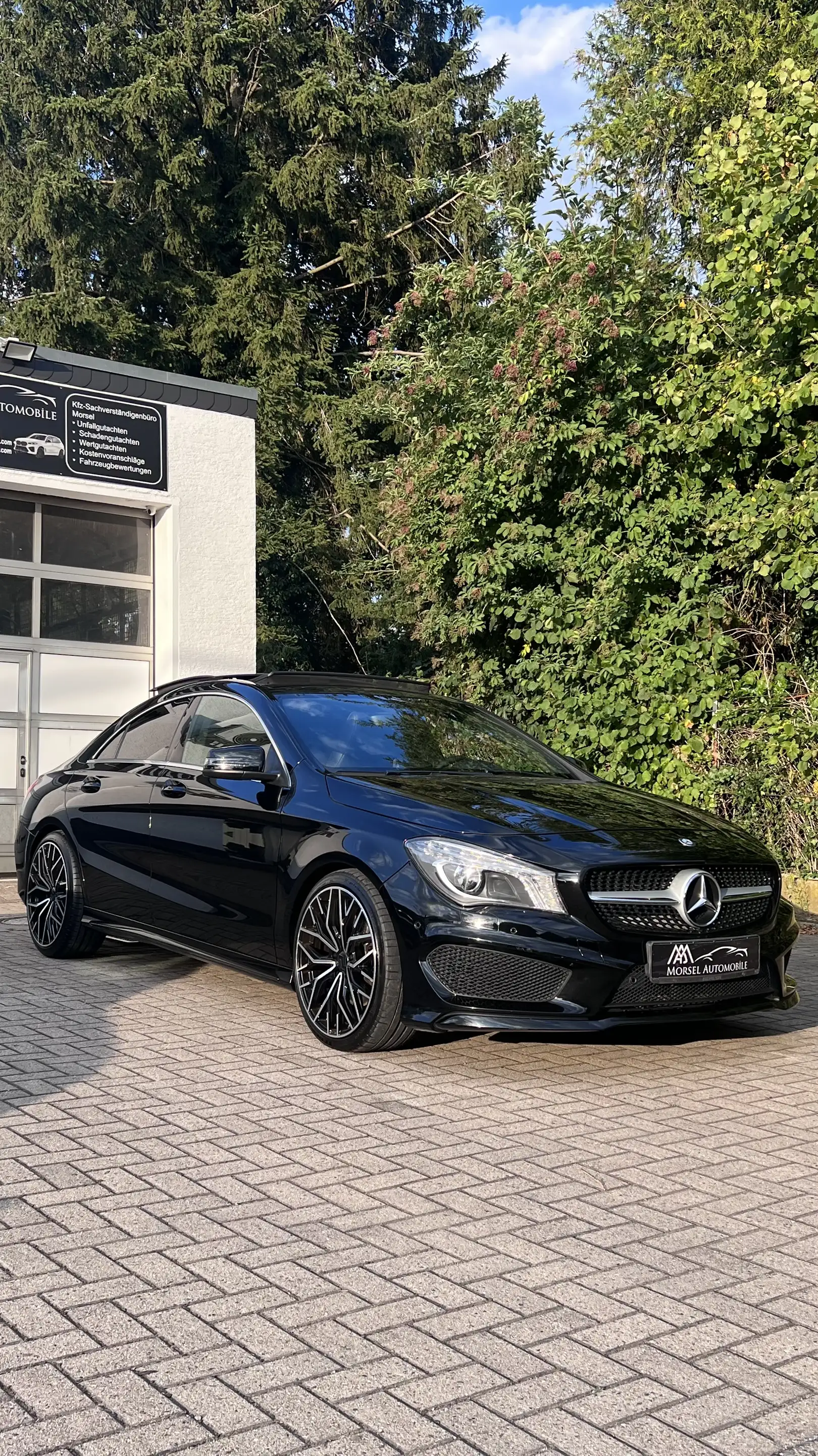 Mercedes-Benz CLA 220 3-AMG-LINE/PANO/COMAND/KAMERA/LED/AMBIENTE