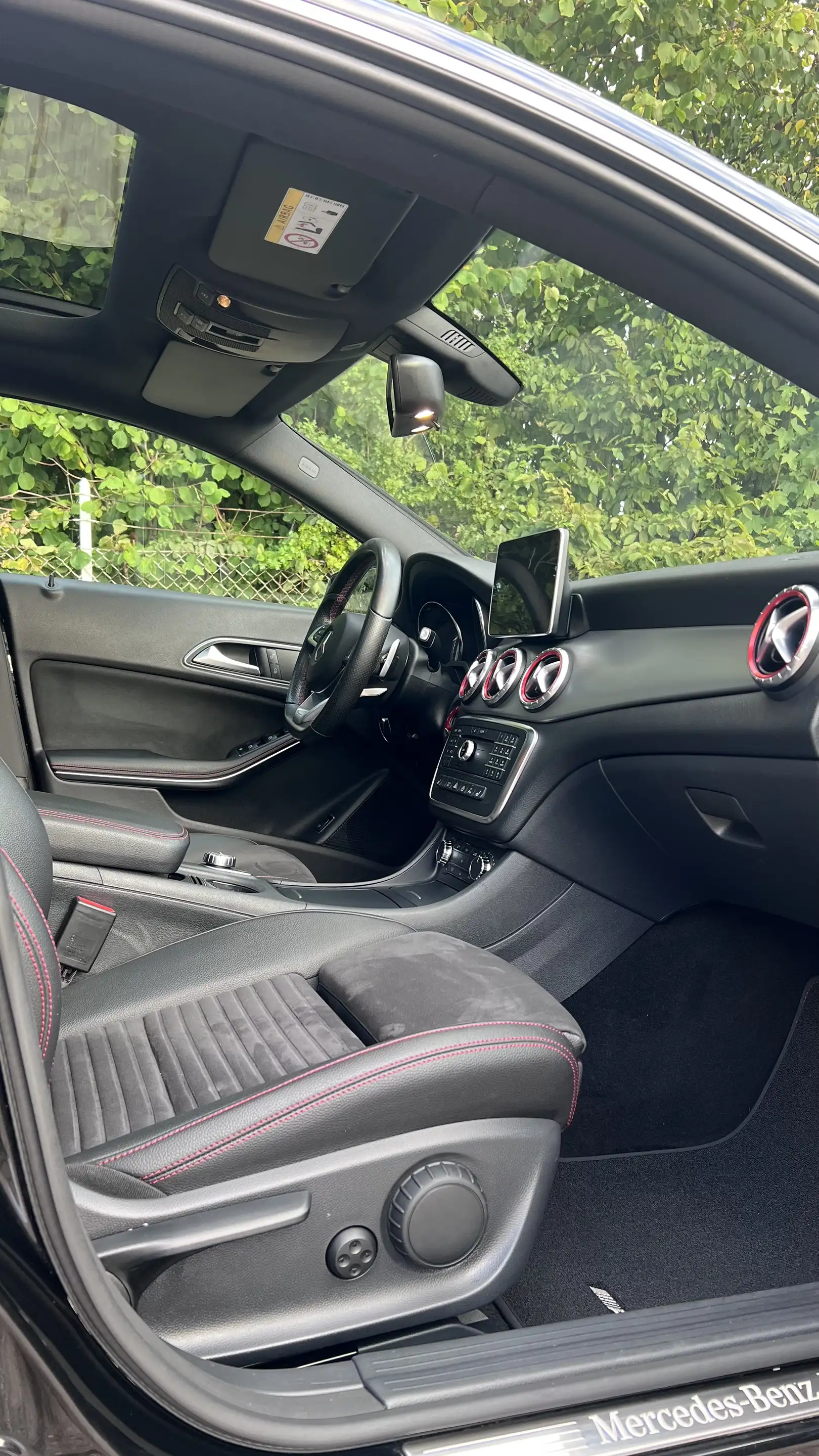 Mercedes-Benz CLA 220 3-AMG-LINE/PANO/COMAND/KAMERA/LED/AMBIENTE — photo 12