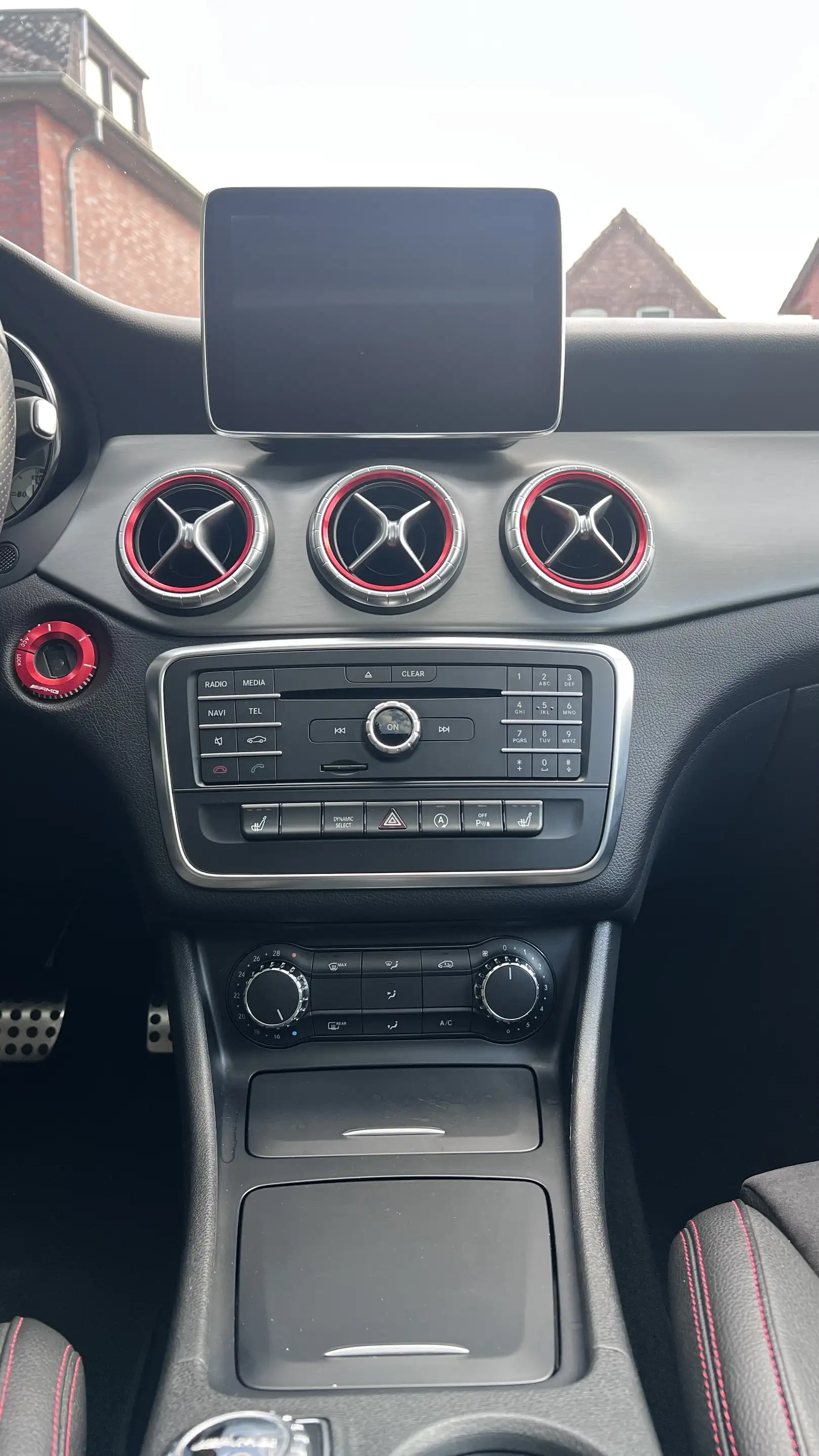 Mercedes-Benz CLA 220 3-AMG-LINE/PANO/COMAND/KAMERA/LED/AMBIENTE — photo 15