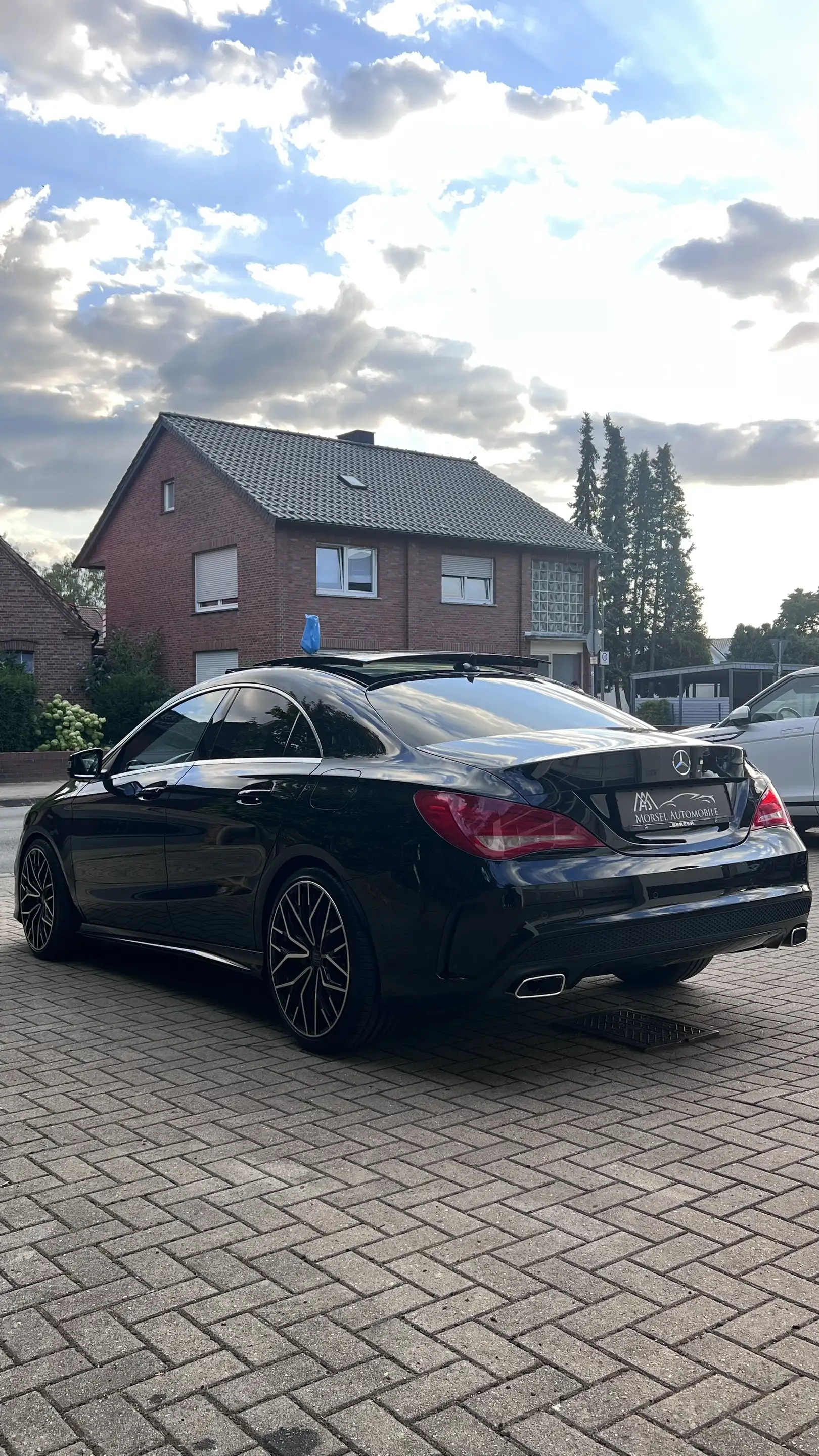 Mercedes-Benz CLA 220 3-AMG-LINE/PANO/COMAND/KAMERA/LED/AMBIENTE — photo 6