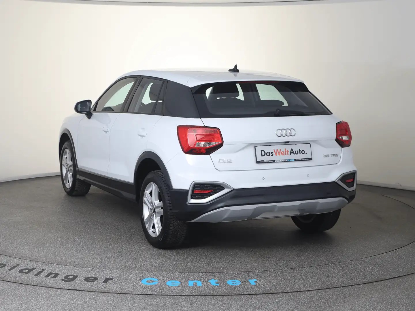 Audi Q2 35 TFSI intense Weiß - 2