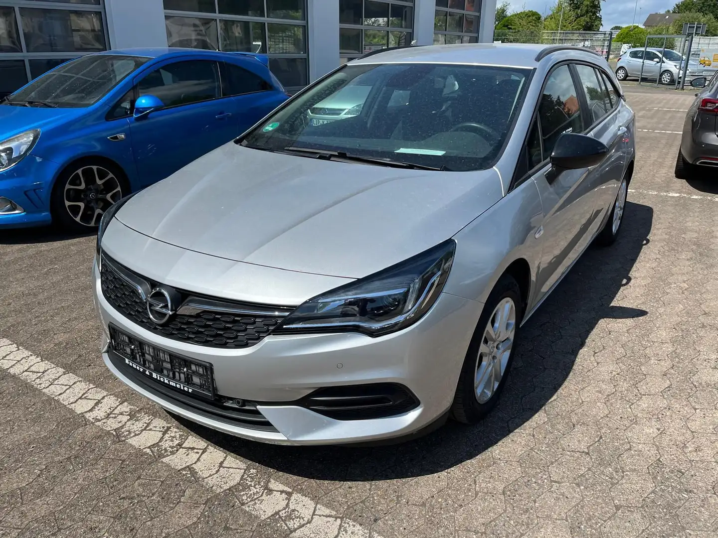 Opel Astra SportsTourer (145 PS) Kamera + SHZ / LHZ + PDC Срібний - 1