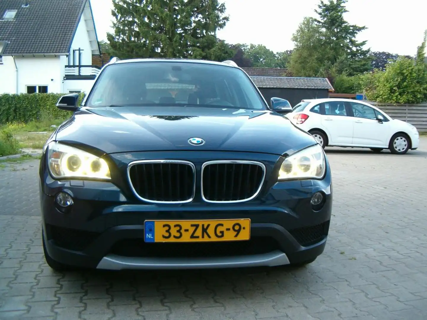 BMW X1 SDrive20i Upgrade Edition Blauw - 2